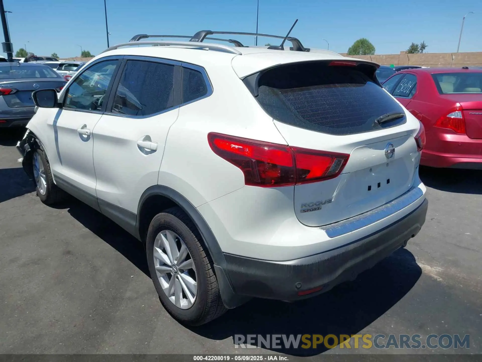 3 Фотография поврежденного автомобиля JN1BJ1CP6KW210321 NISSAN ROGUE SPORT 2019