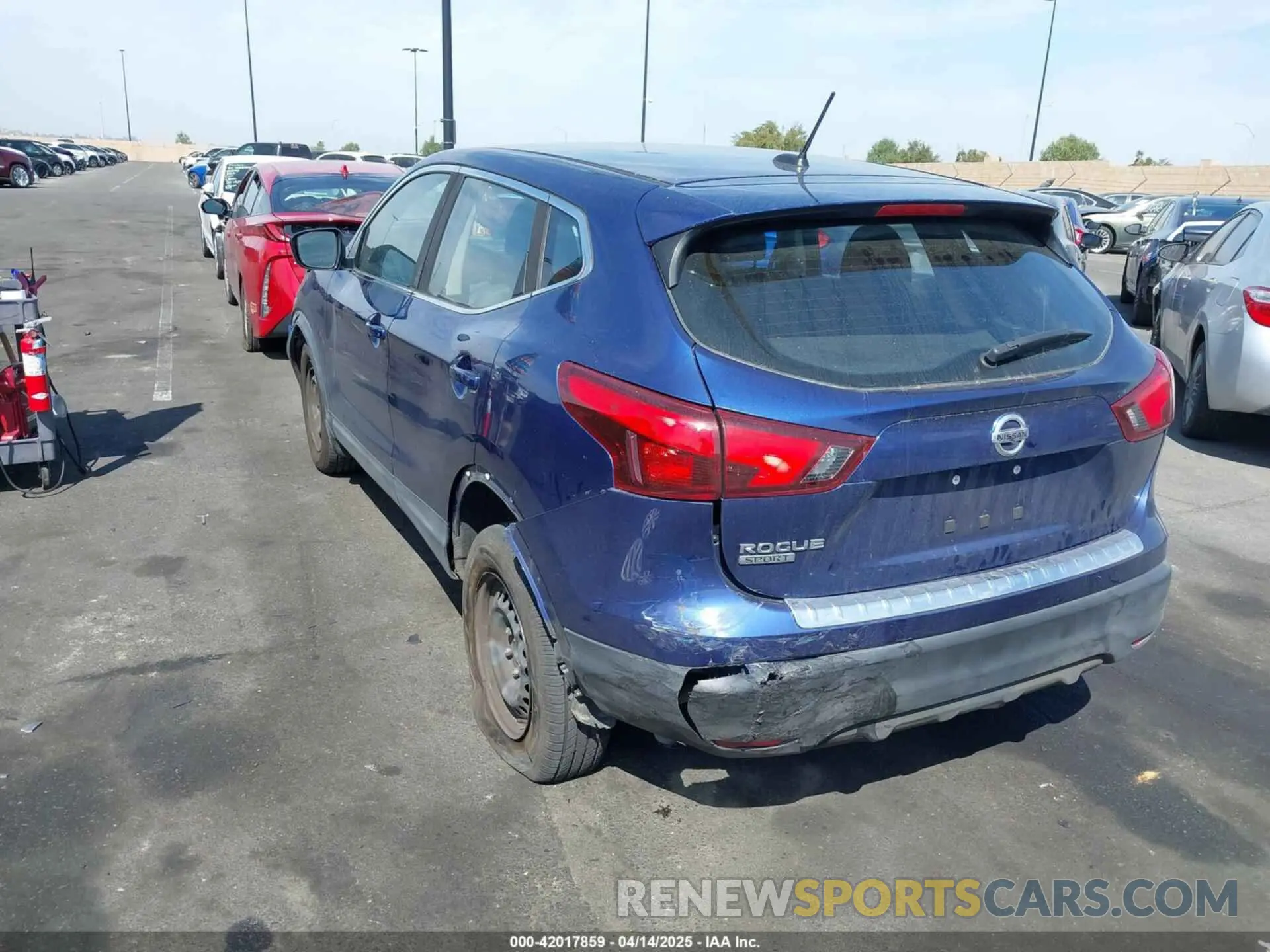 3 Photograph of a damaged car JN1BJ1CP6KW238720 NISSAN ROGUE SPORT 2019