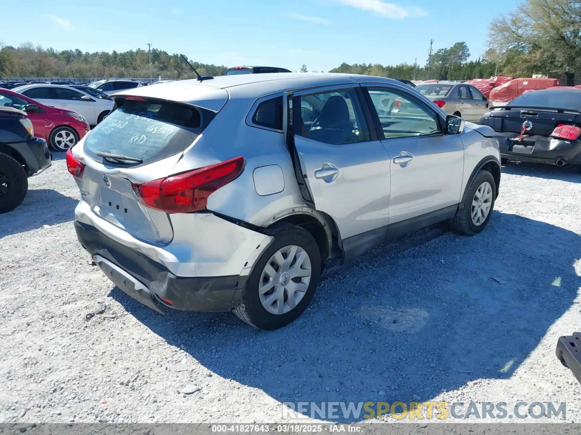 4 Фотография поврежденного автомобиля JN1BJ1CP6KW525927 NISSAN ROGUE SPORT 2019