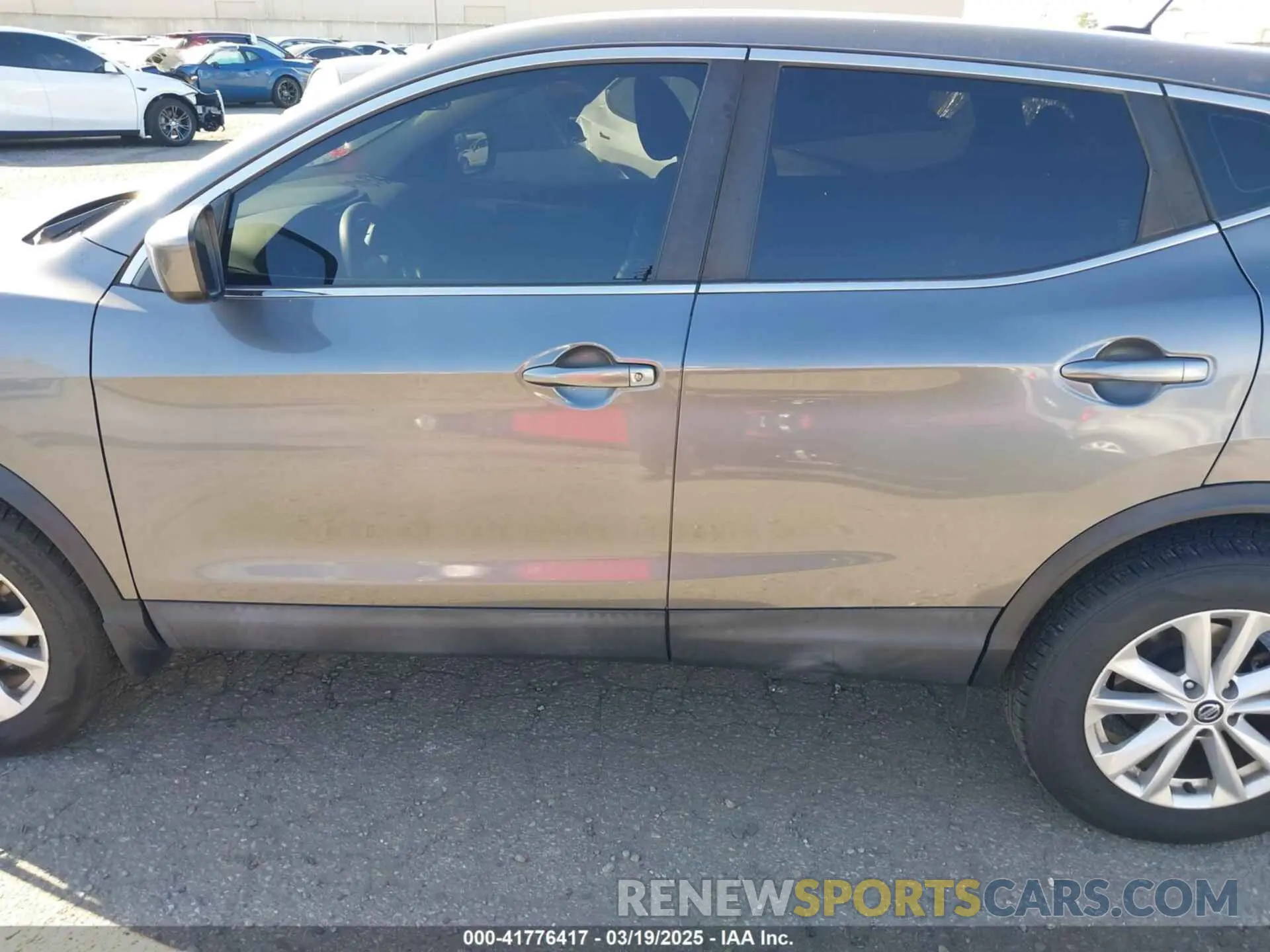15 Photograph of a damaged car JN1BJ1CP8KW226195 NISSAN ROGUE SPORT 2019