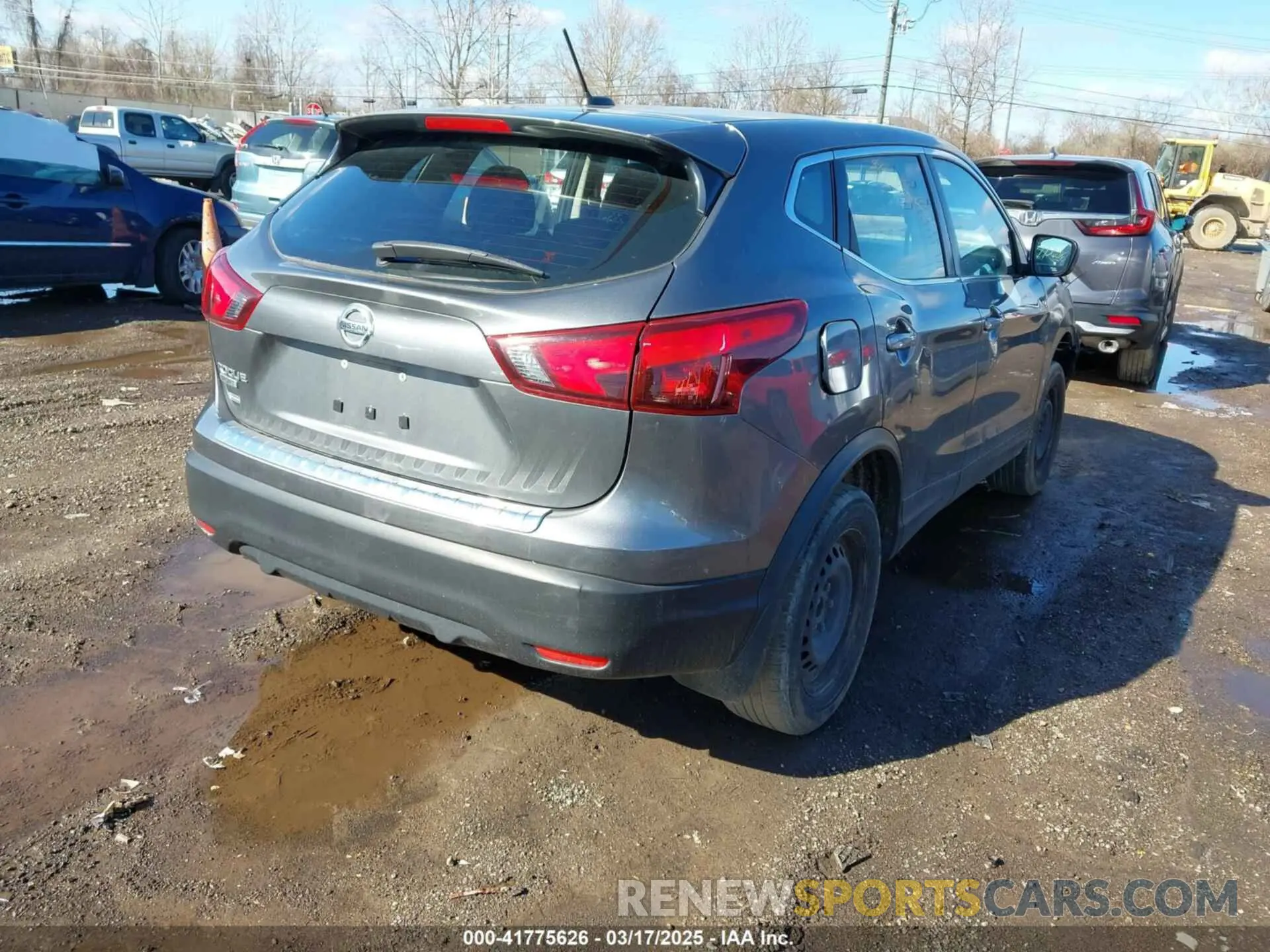 4 Photograph of a damaged car JN1BJ1CP8KW231932 NISSAN ROGUE SPORT 2019