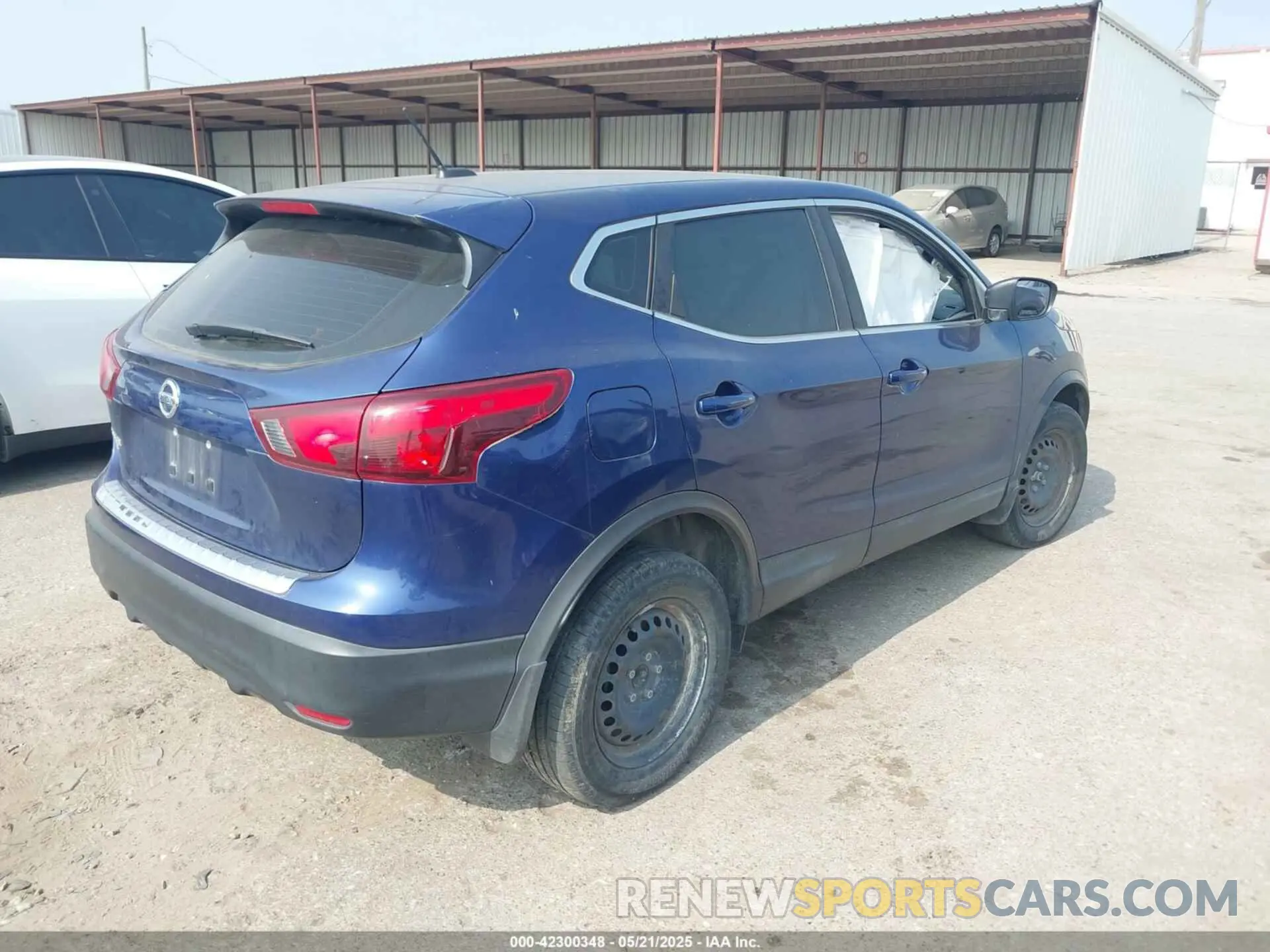 4 Photograph of a damaged car JN1BJ1CP9KW227128 NISSAN ROGUE SPORT 2019