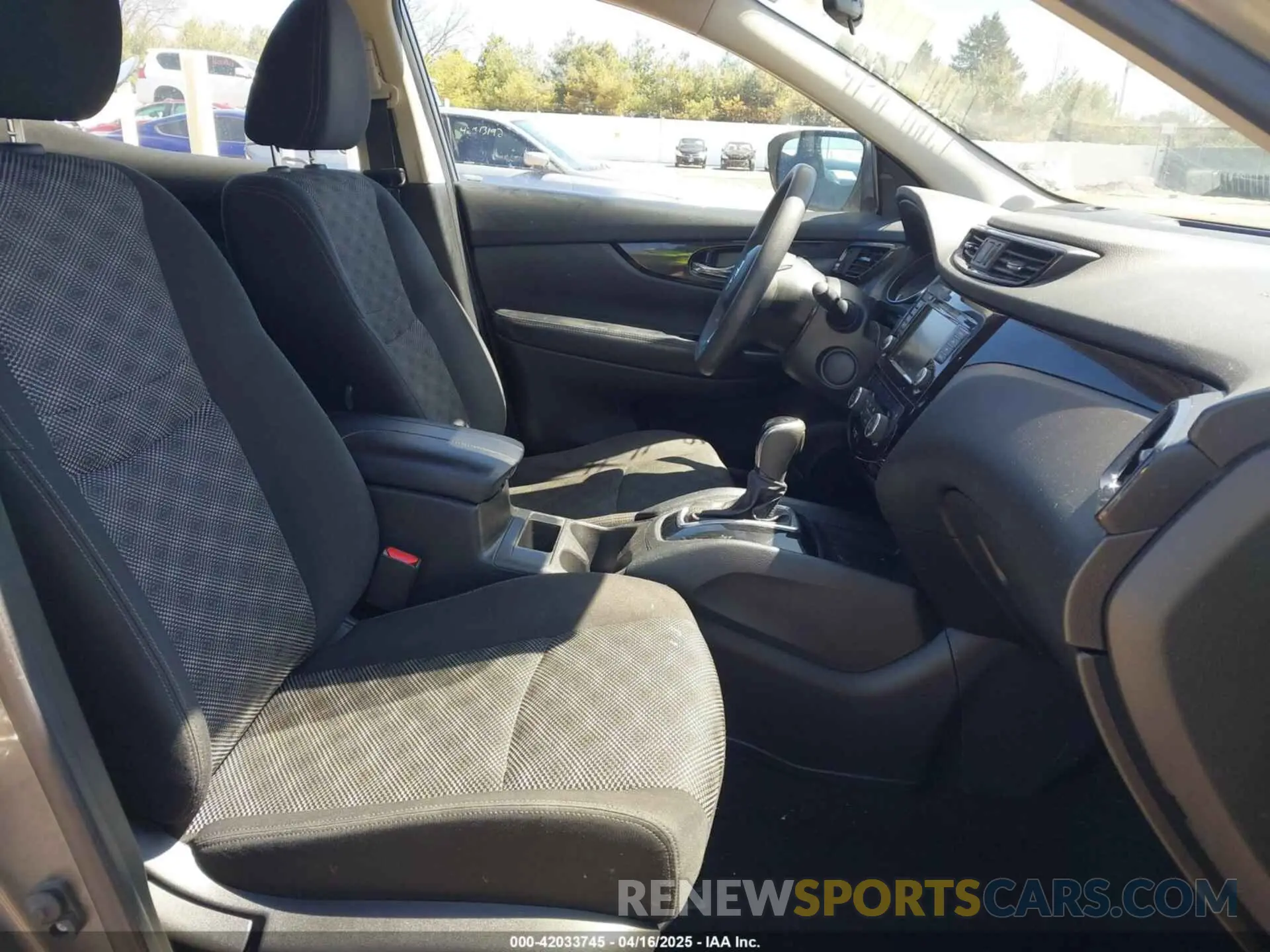 5 Photograph of a damaged car JN1BJ1CPXKW234881 NISSAN ROGUE SPORT 2019