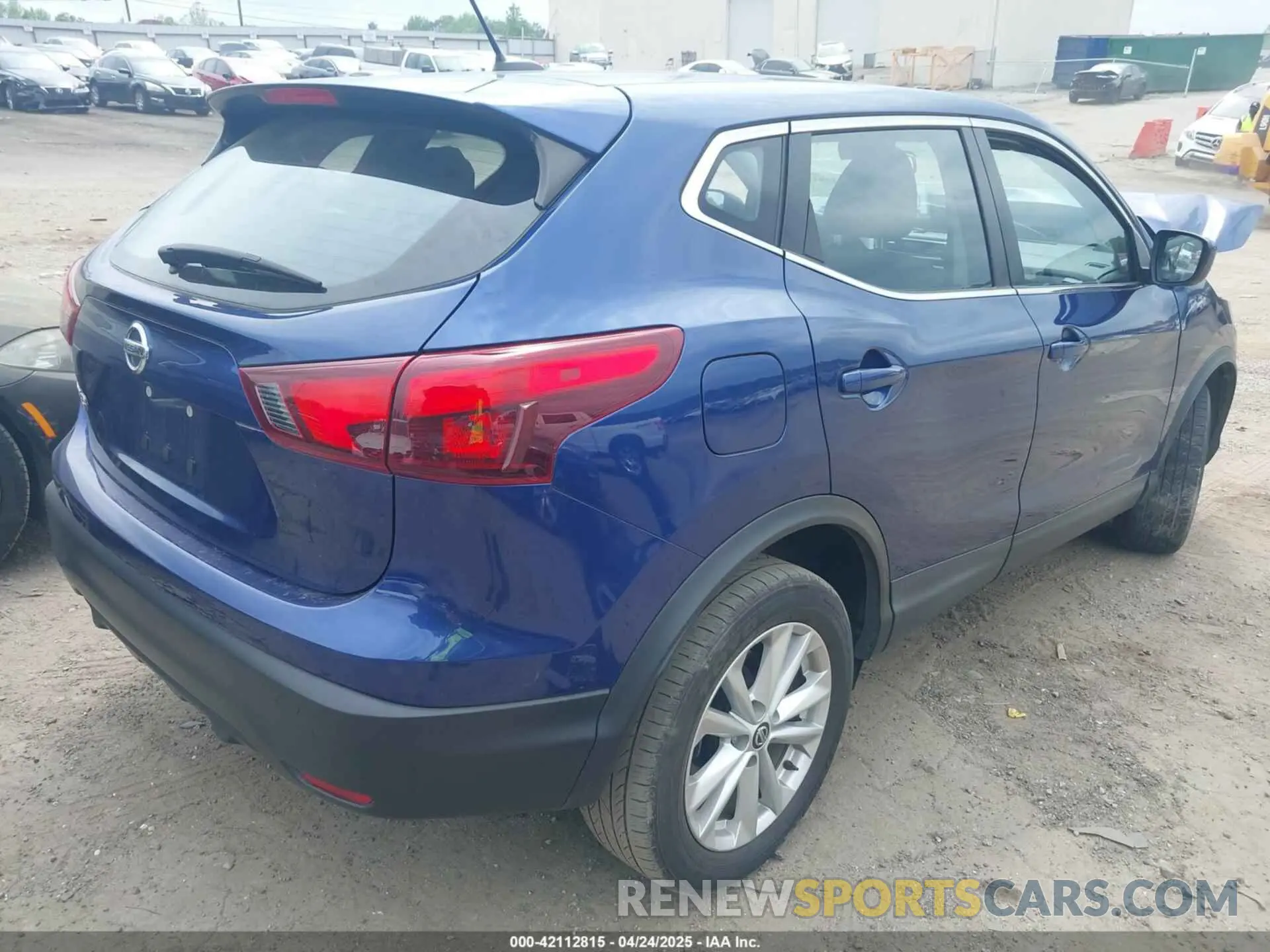 4 Photograph of a damaged car JN1BJ1CPXKW243886 NISSAN ROGUE SPORT 2019