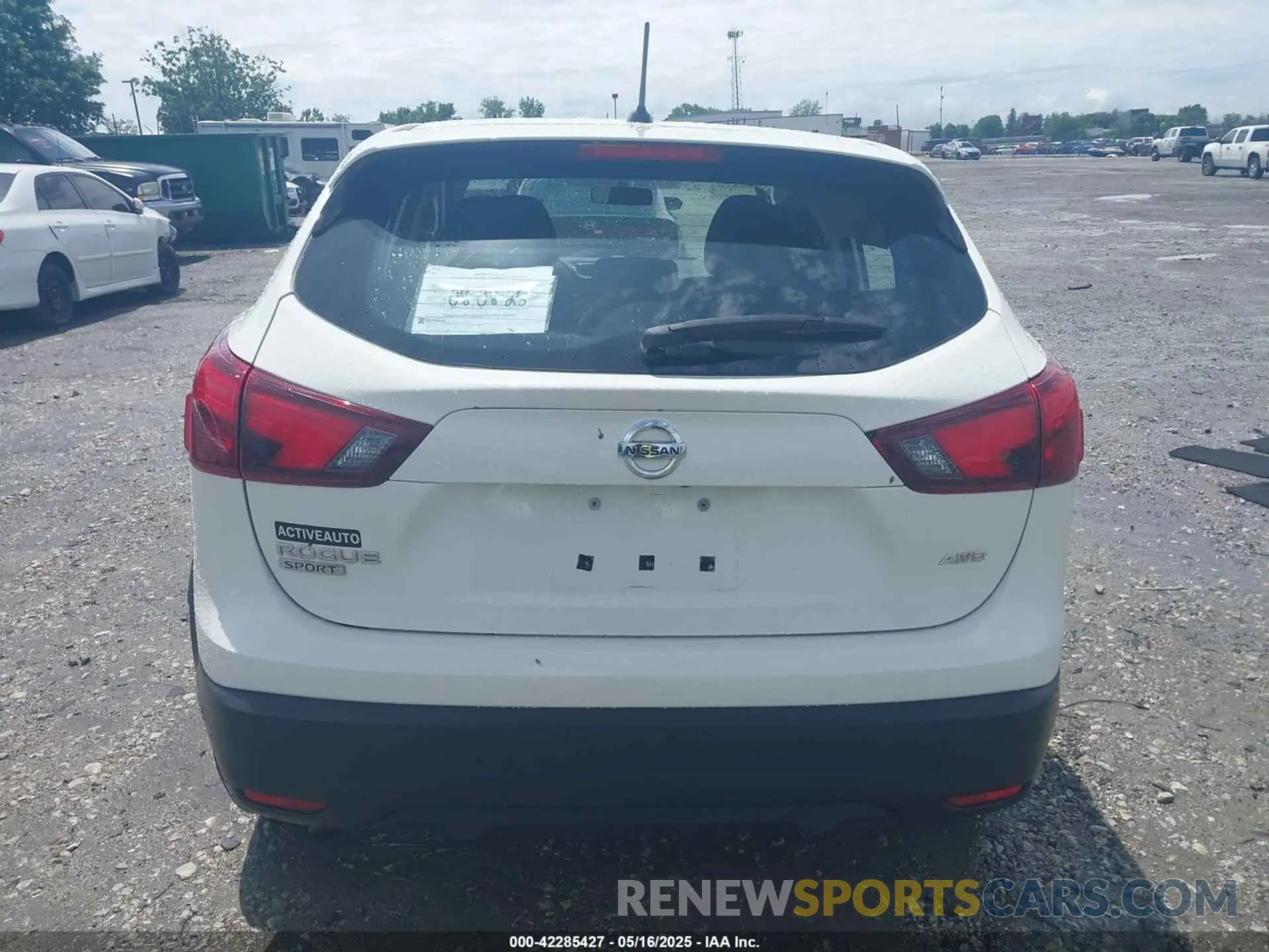 16 Фотография поврежденного автомобиля JN1BJ1CR1KW316175 NISSAN ROGUE SPORT 2019