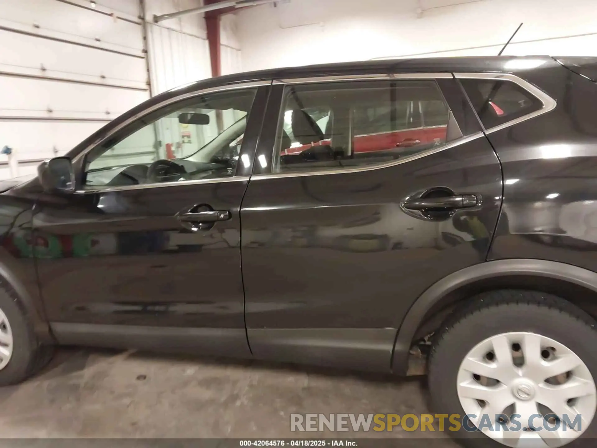 15 Photograph of a damaged car JN1BJ1CR1KW624110 NISSAN ROGUE SPORT 2019
