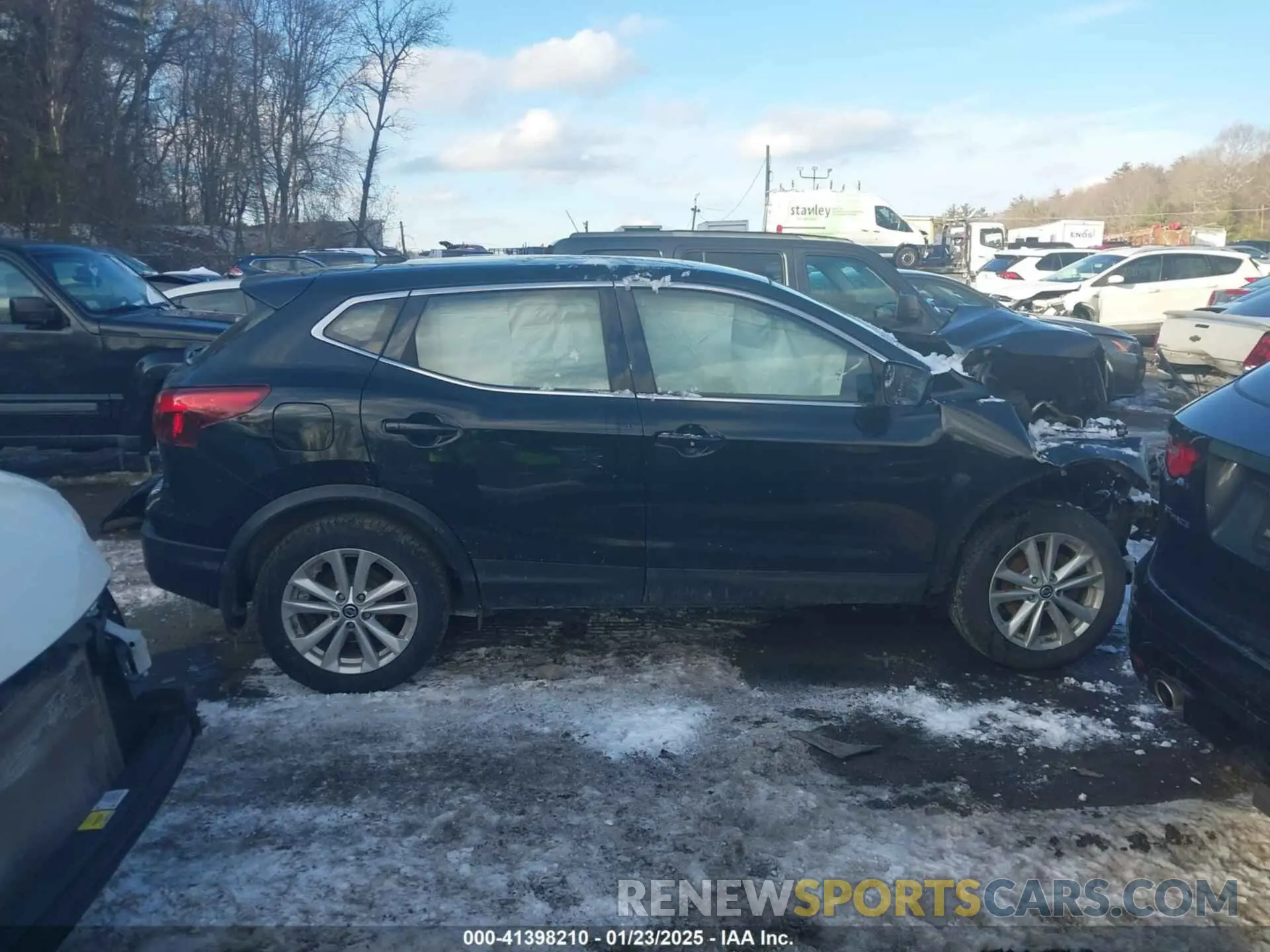 13 Photograph of a damaged car JN1BJ1CR2KW323751 NISSAN ROGUE SPORT 2019