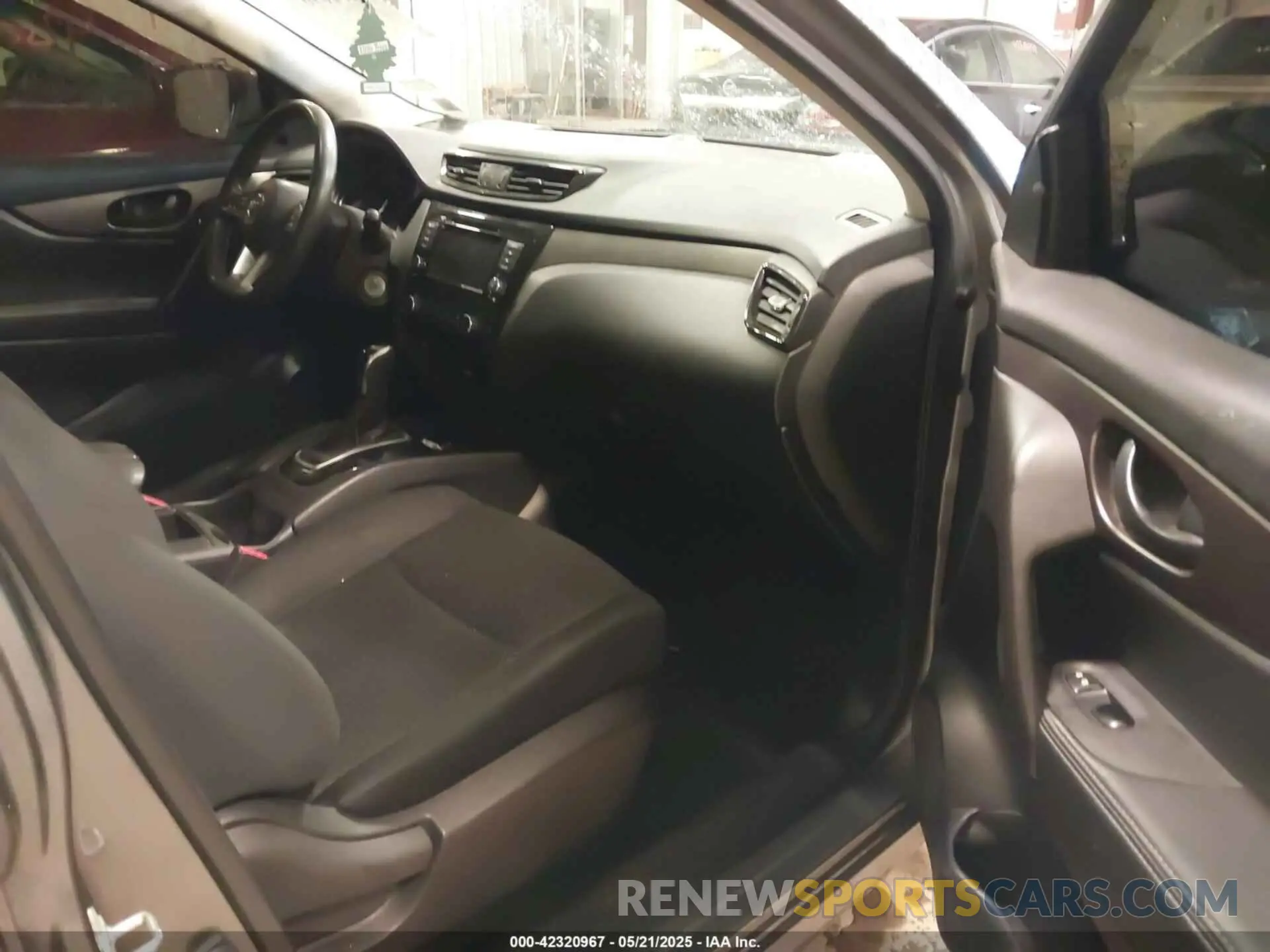 5 Photograph of a damaged car JN1BJ1CR5KW321959 NISSAN ROGUE SPORT 2019