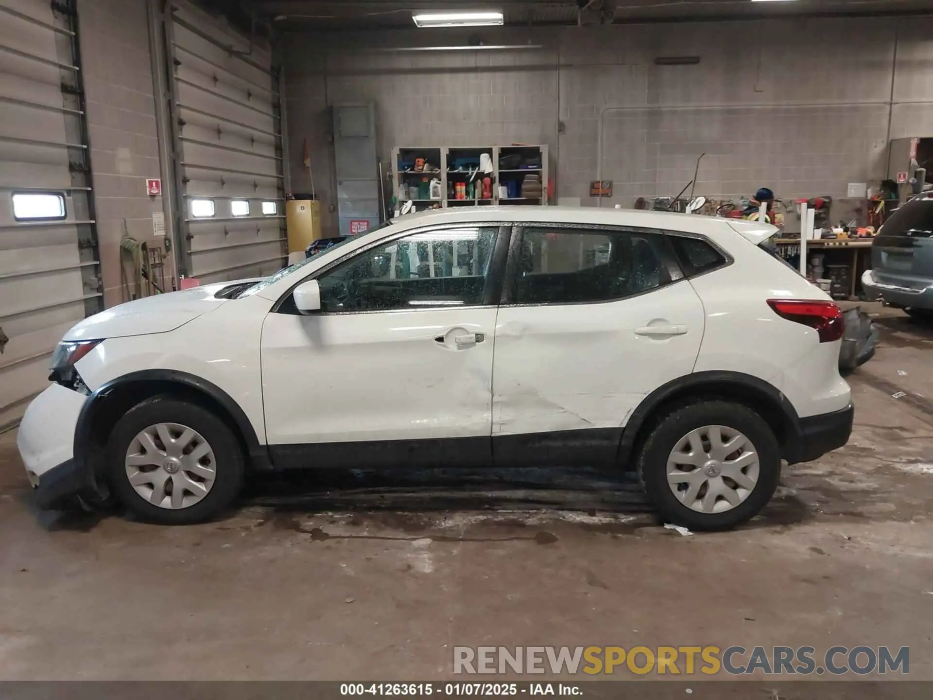 14 Photograph of a damaged car JN1BJ1CR5KW350801 NISSAN ROGUE SPORT 2019