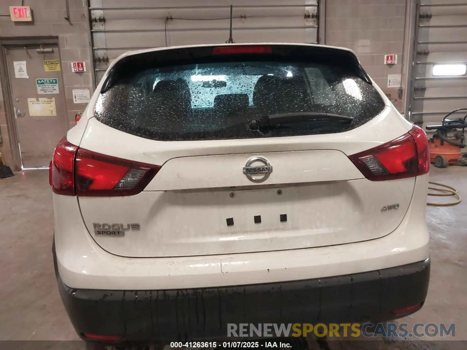 16 Photograph of a damaged car JN1BJ1CR5KW350801 NISSAN ROGUE SPORT 2019