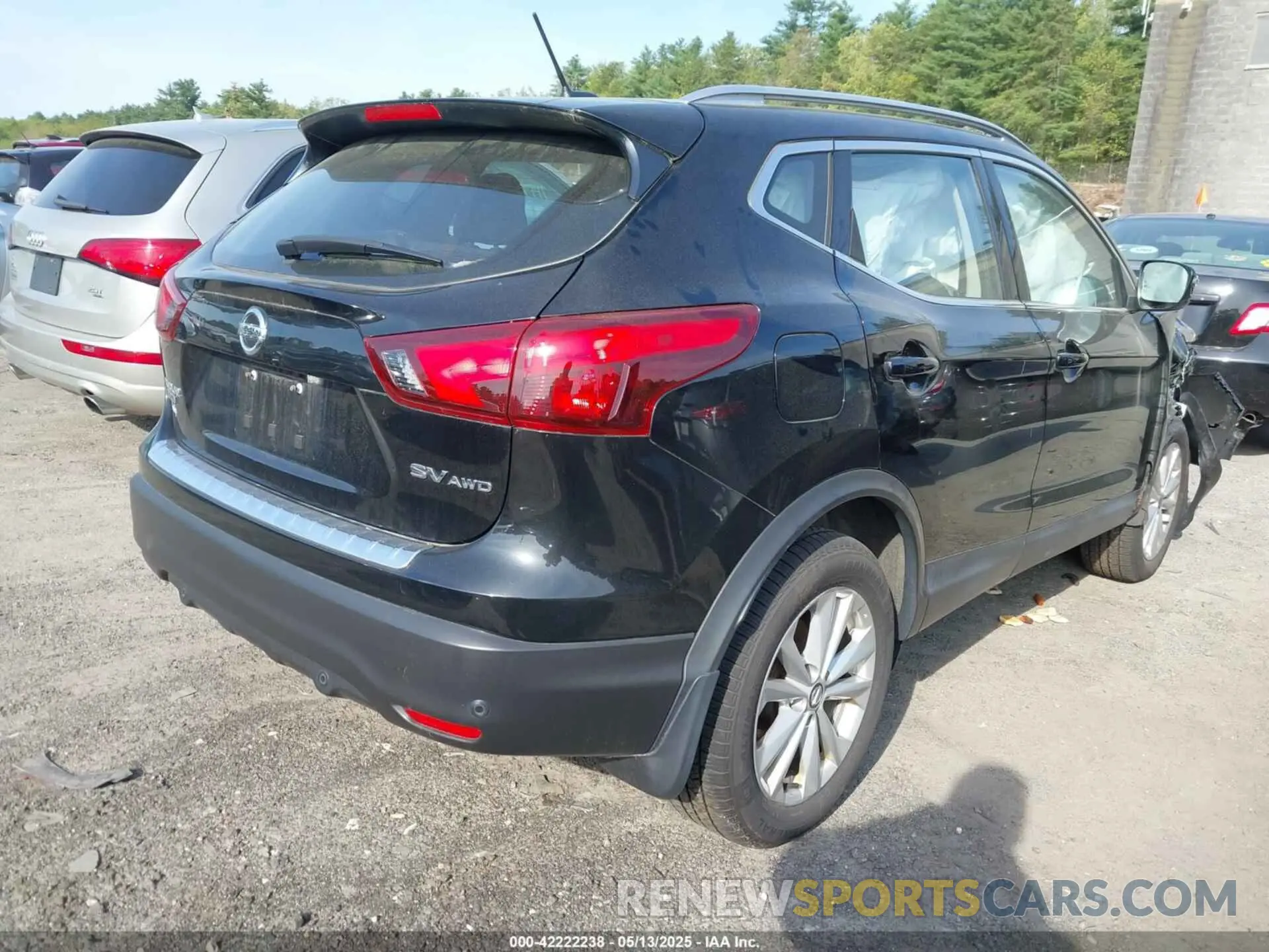 4 Photograph of a damaged car JN1BJ1CR5KW623221 NISSAN ROGUE SPORT 2019