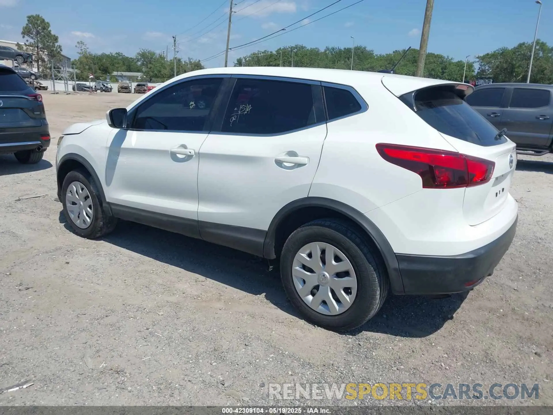 3 Photograph of a damaged car JN1BJ1CR6KW330198 NISSAN ROGUE SPORT 2019