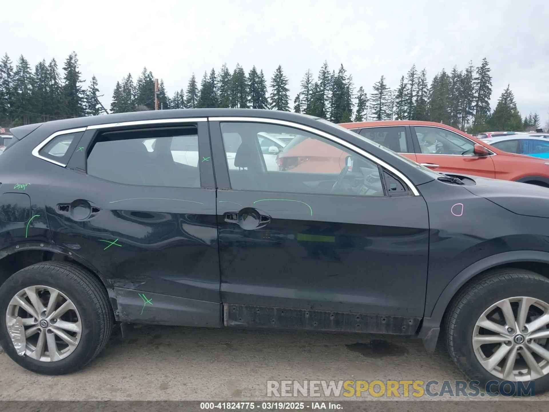 14 Photograph of a damaged car JN1BJ1CR6KW350001 NISSAN ROGUE SPORT 2019