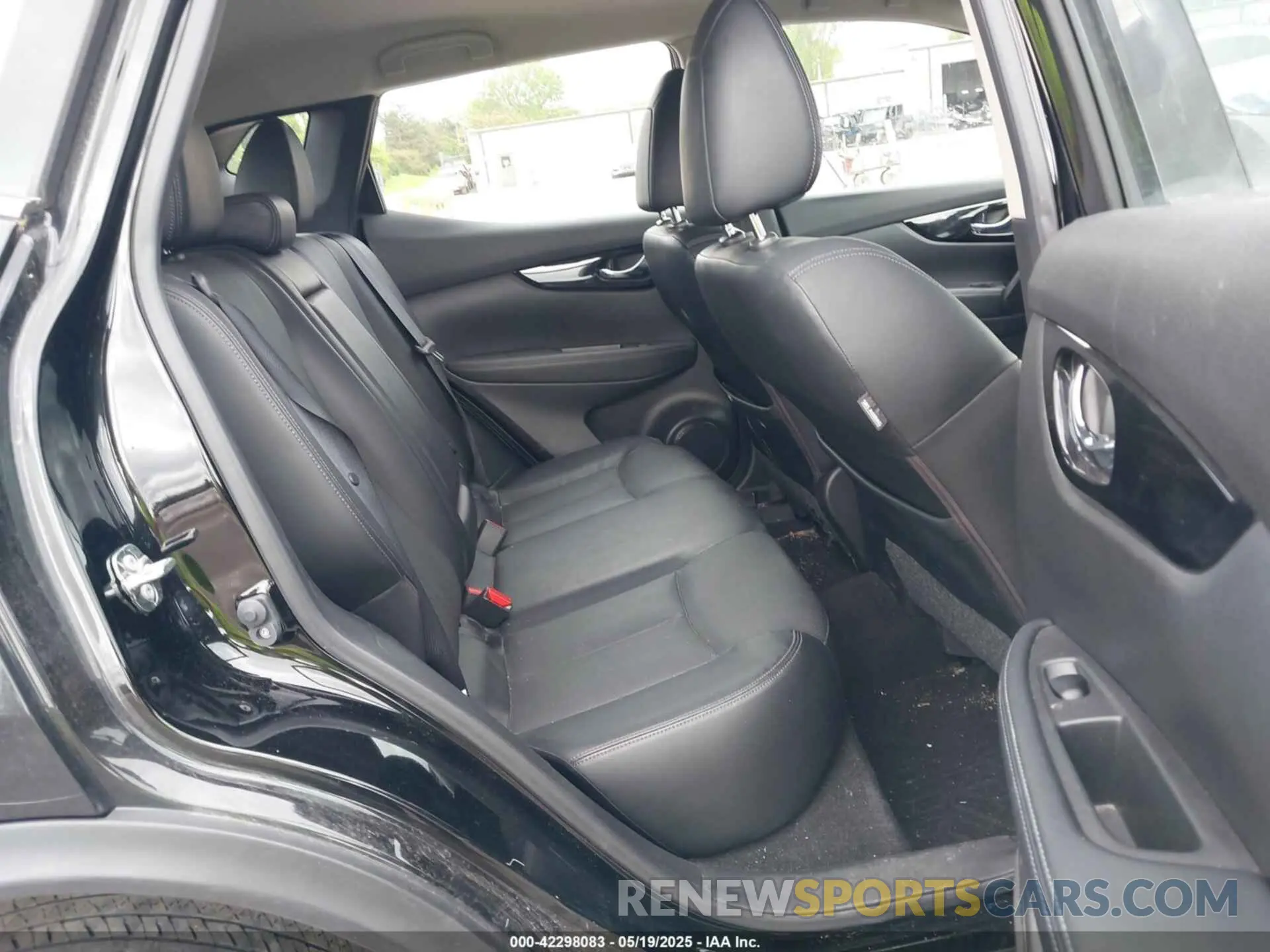 8 Photograph of a damaged car JN1BJ1CR7KW319629 NISSAN ROGUE SPORT 2019