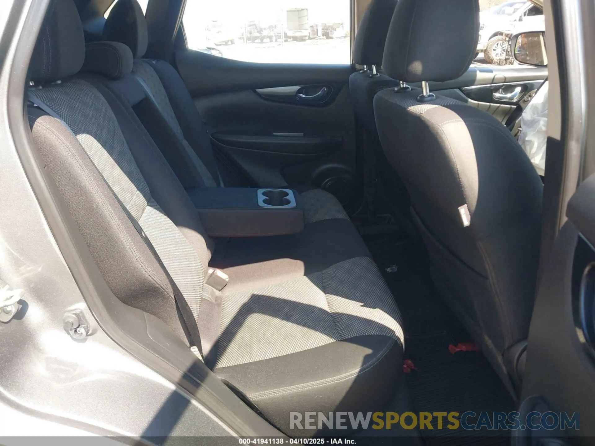 8 Photograph of a damaged car JN1BJ1CR8KW335306 NISSAN ROGUE SPORT 2019