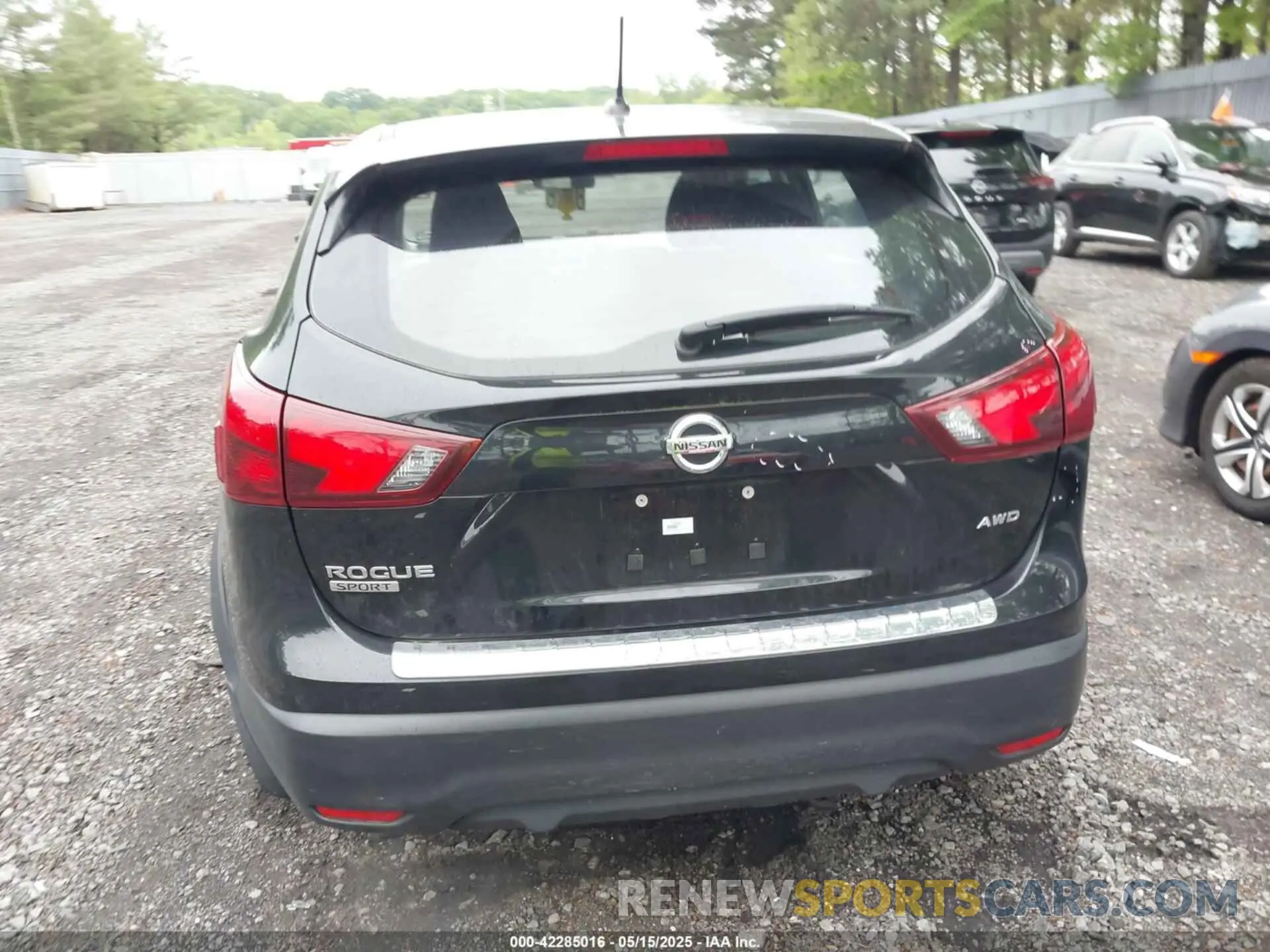 16 Photograph of a damaged car JN1BJ1CR9KW628552 NISSAN ROGUE SPORT 2019