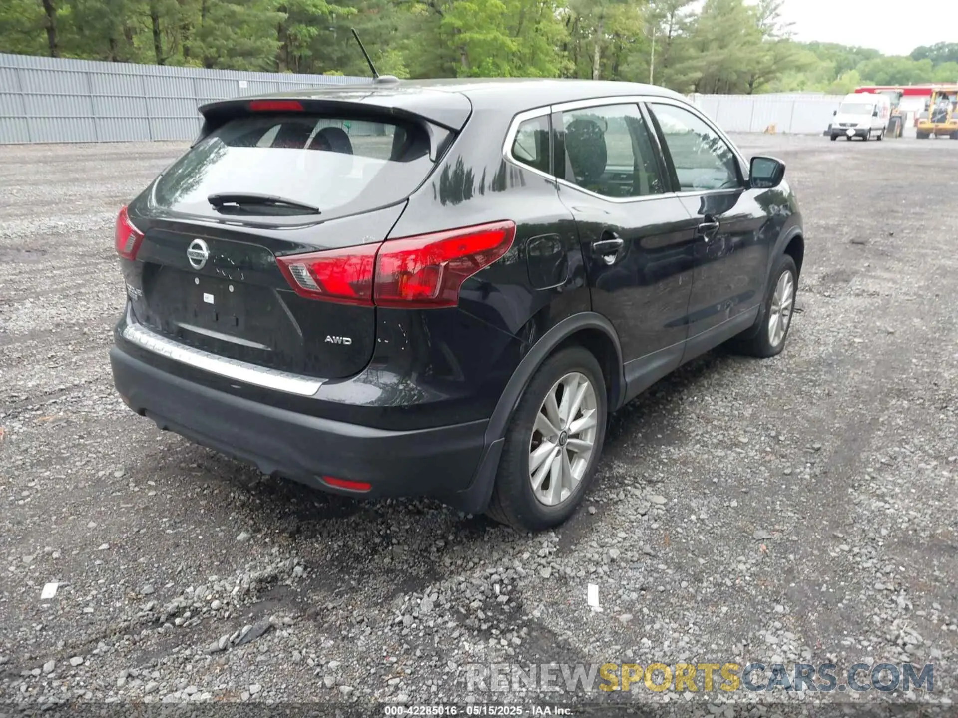 4 Photograph of a damaged car JN1BJ1CR9KW628552 NISSAN ROGUE SPORT 2019