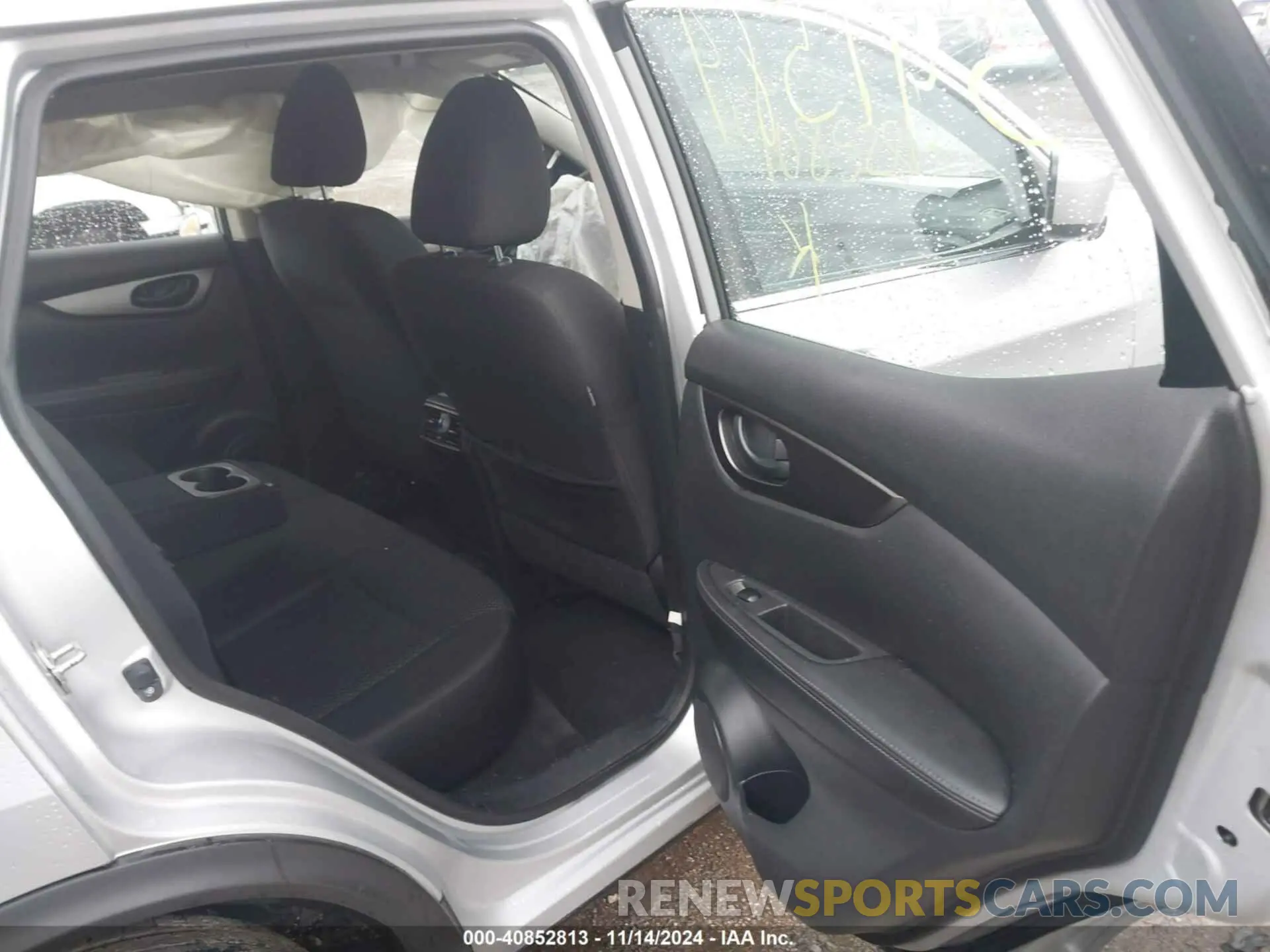 8 Photograph of a damaged car JN1BJ1CRXKW341589 NISSAN ROGUE SPORT 2019