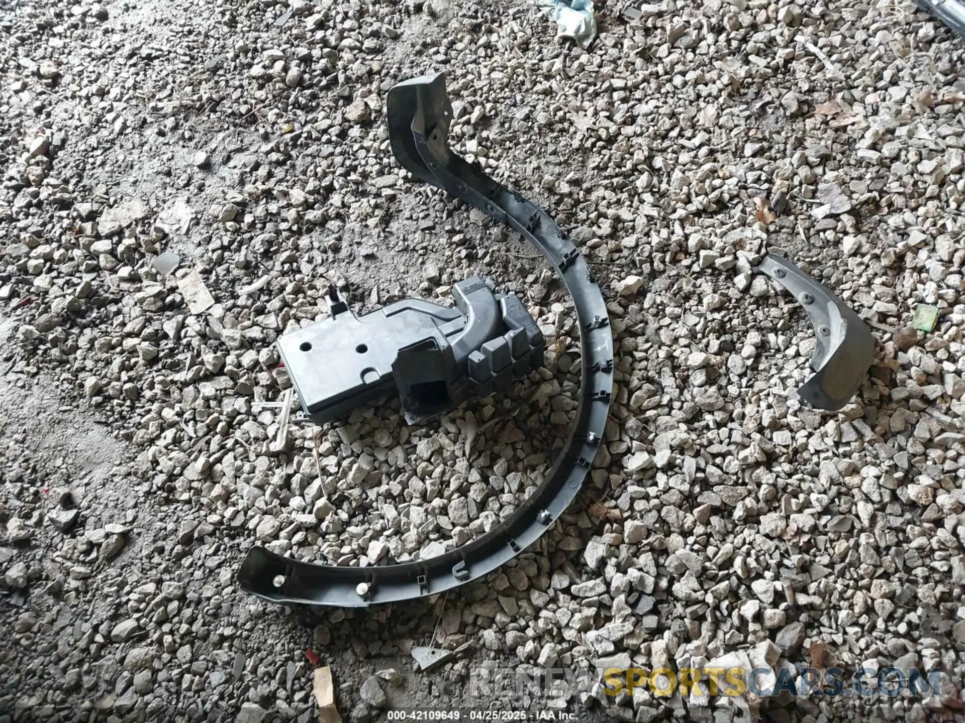 12 Photograph of a damaged car JN1BJ1CV1LW282530 NISSAN ROGUE SPORT 2020