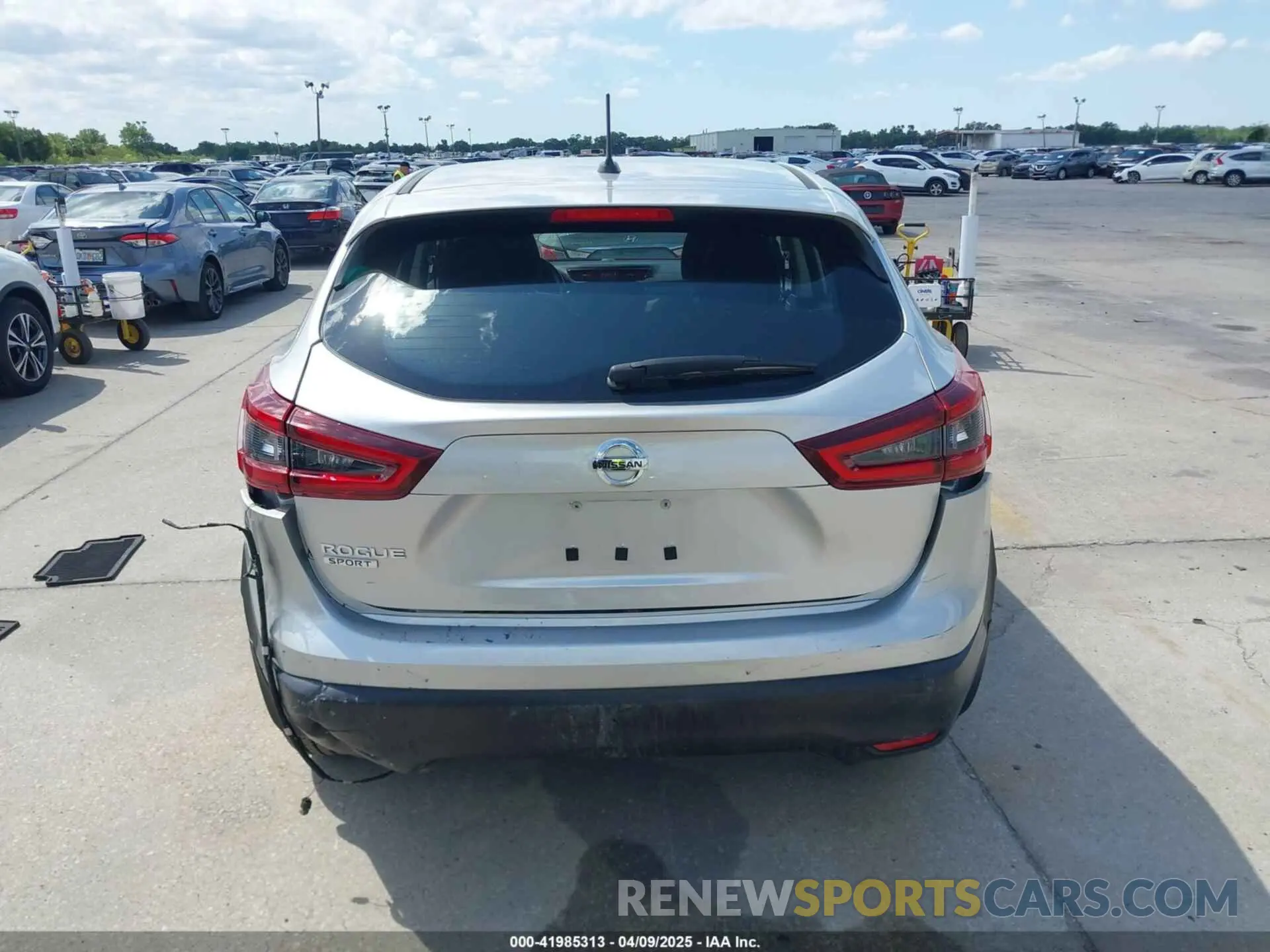 17 Photograph of a damaged car JN1BJ1CV2LW548086 NISSAN ROGUE SPORT 2020