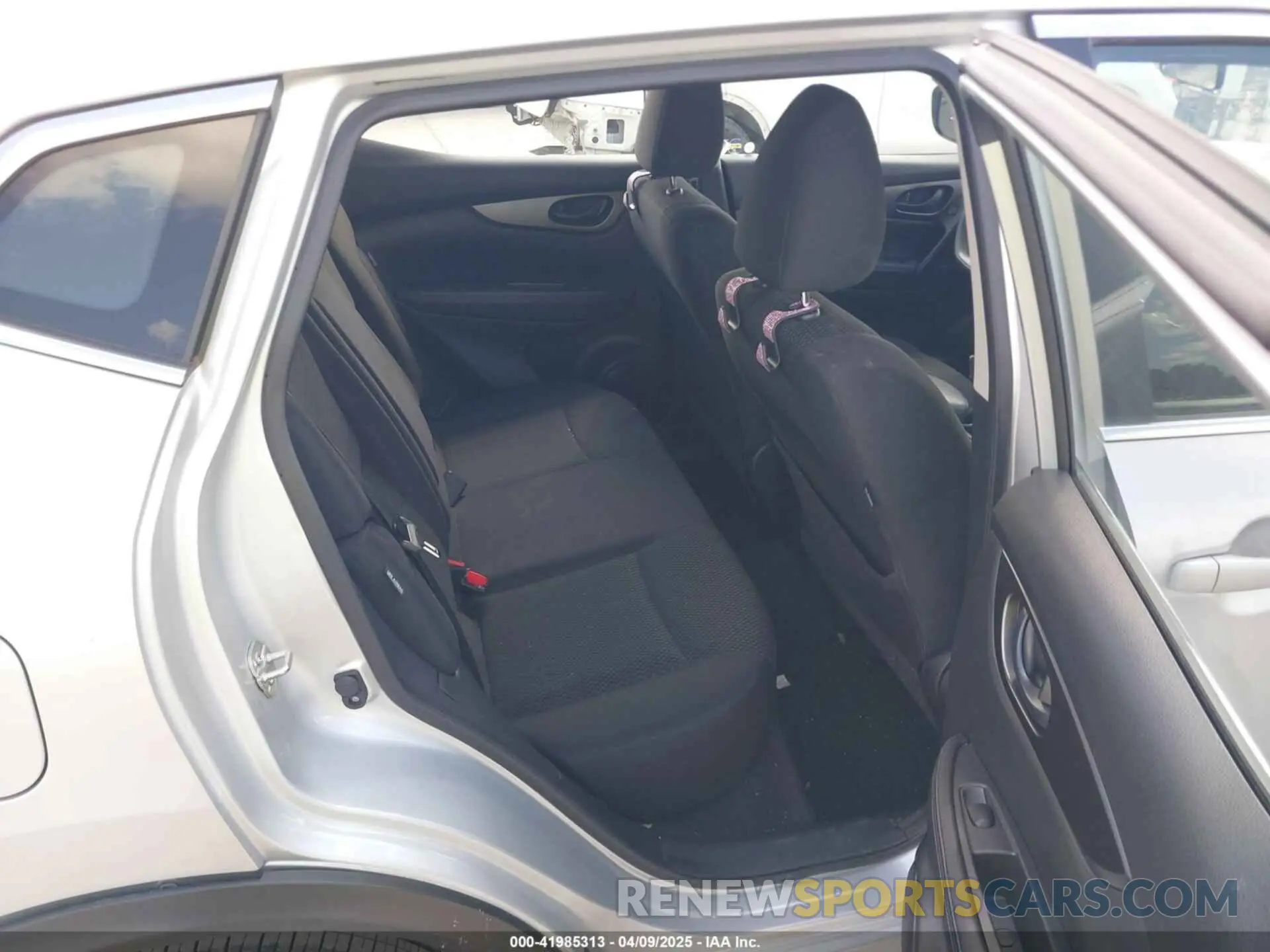 8 Photograph of a damaged car JN1BJ1CV2LW548086 NISSAN ROGUE SPORT 2020