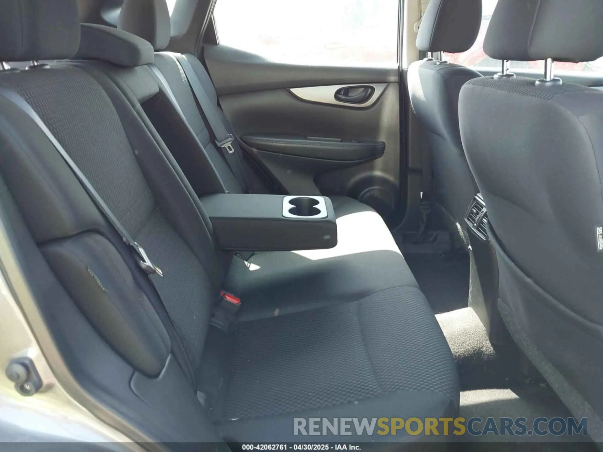 8 Фотография поврежденного автомобиля JN1BJ1CV3LW548789 NISSAN ROGUE SPORT 2020