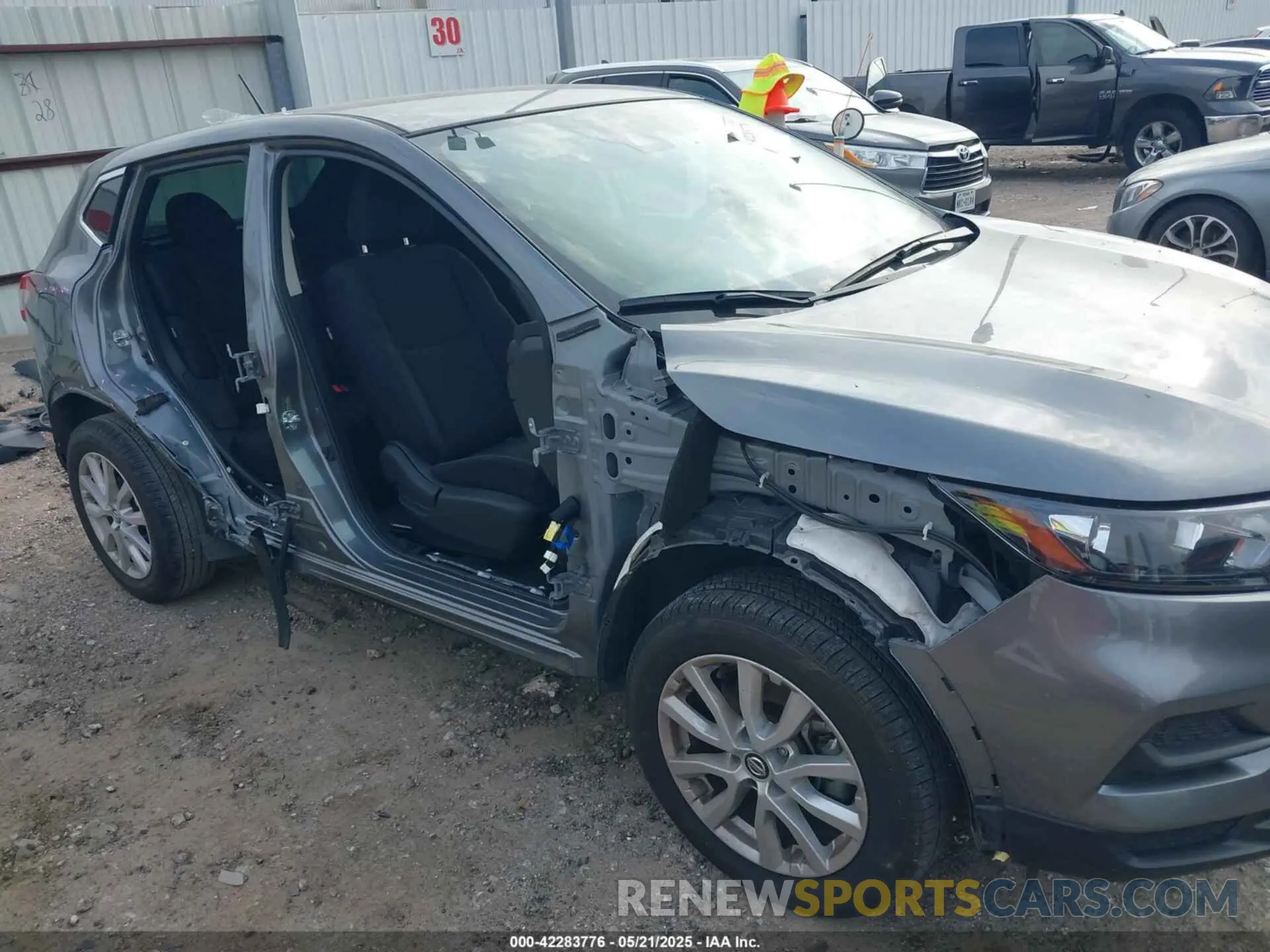 6 Фотография поврежденного автомобиля JN1BJ1CV4LW552155 NISSAN ROGUE SPORT 2020