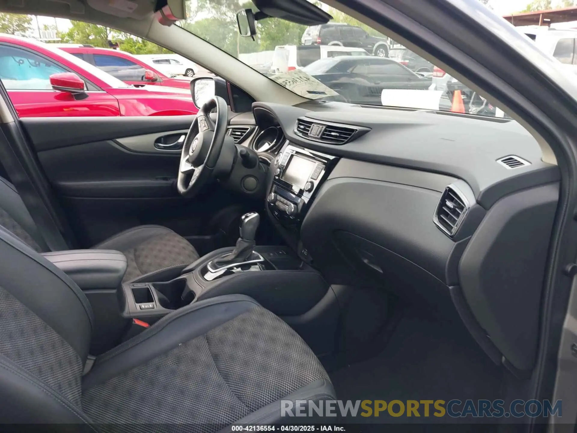 5 Photograph of a damaged car JN1BJ1CV8LW271945 NISSAN ROGUE SPORT 2020