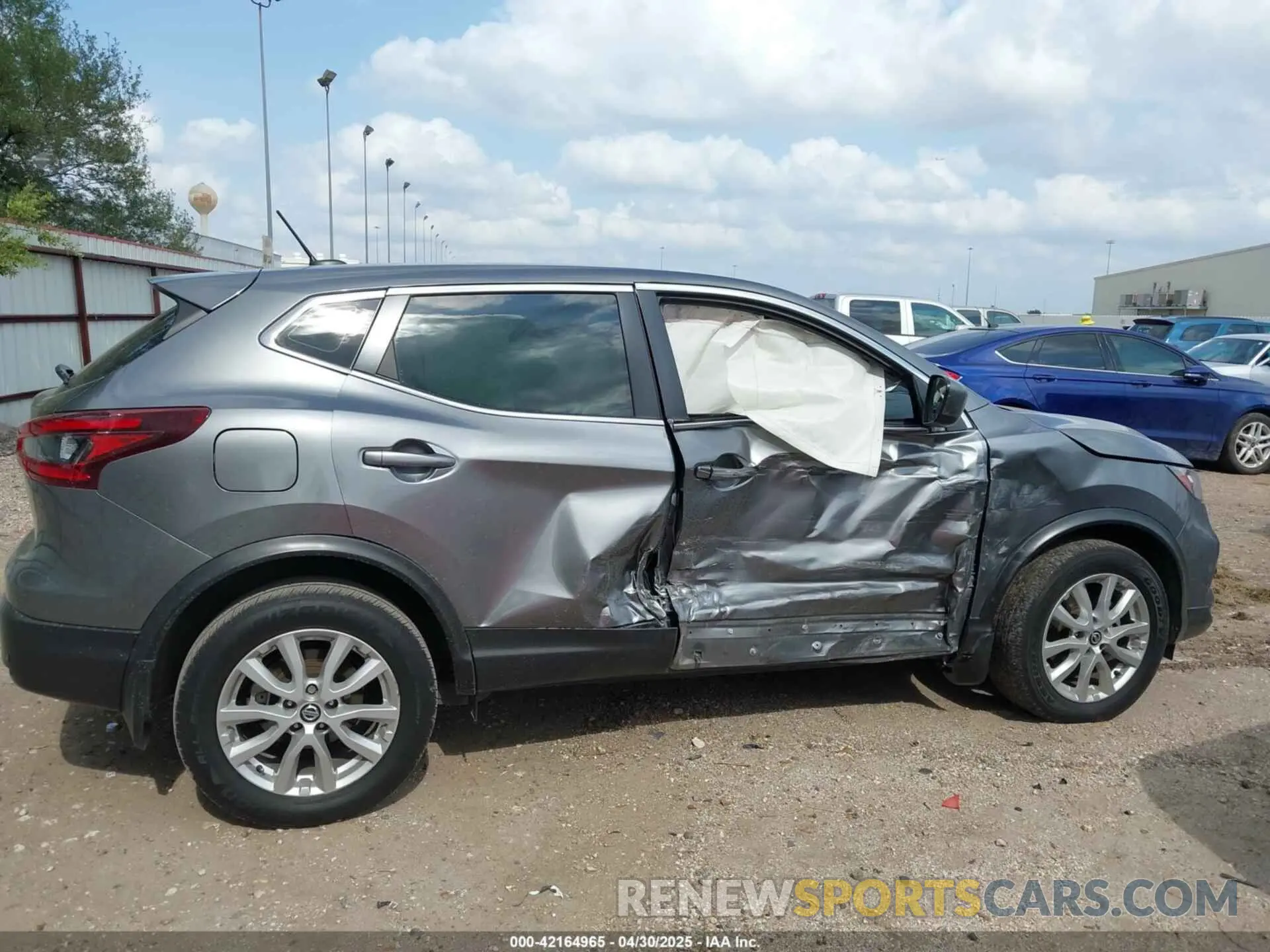13 Фотография поврежденного автомобиля JN1BJ1CVXLW552600 NISSAN ROGUE SPORT 2020