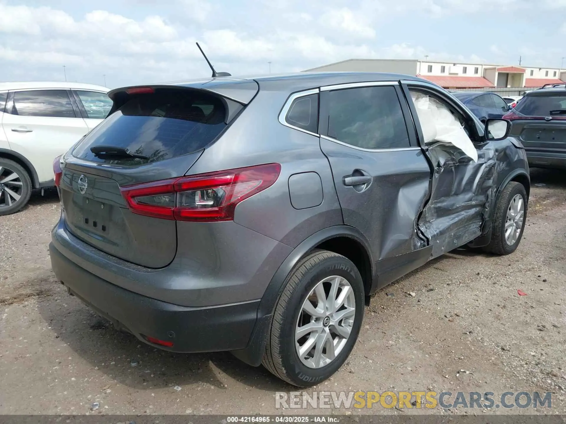 4 Фотография поврежденного автомобиля JN1BJ1CVXLW552600 NISSAN ROGUE SPORT 2020