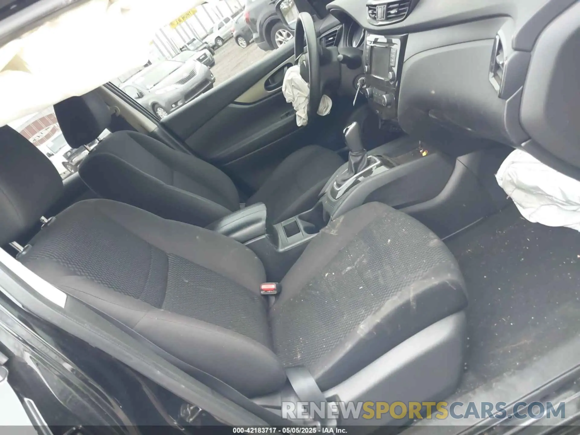 5 Photograph of a damaged car JN1BJ1CW0LW374916 NISSAN ROGUE SPORT 2020