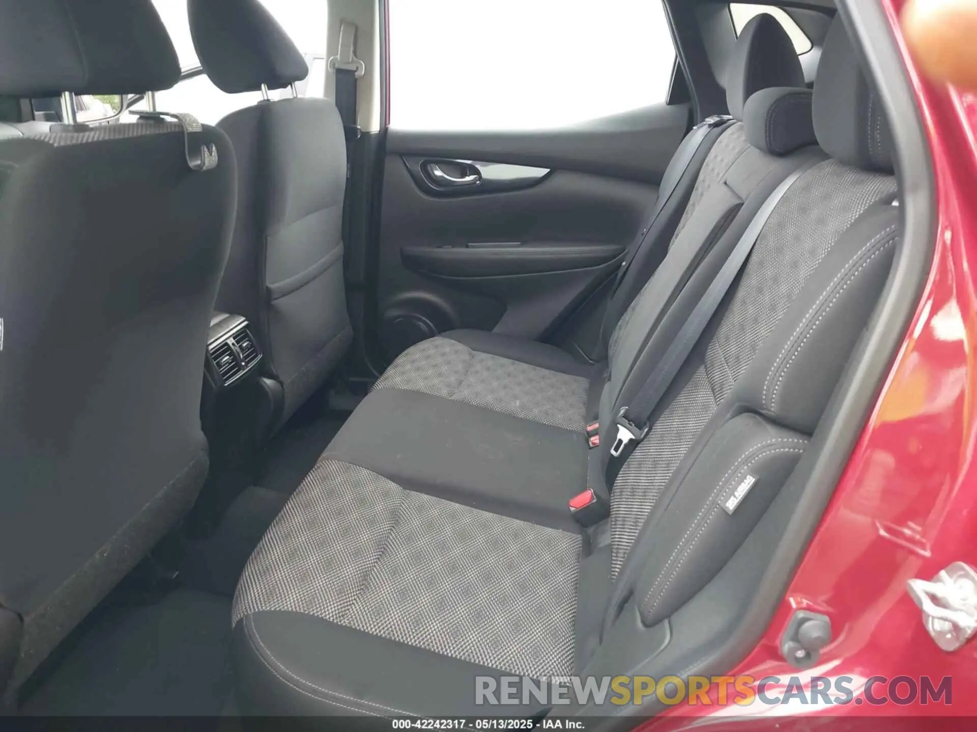 8 Photograph of a damaged car JN1BJ1CW4LW377205 NISSAN ROGUE SPORT 2020