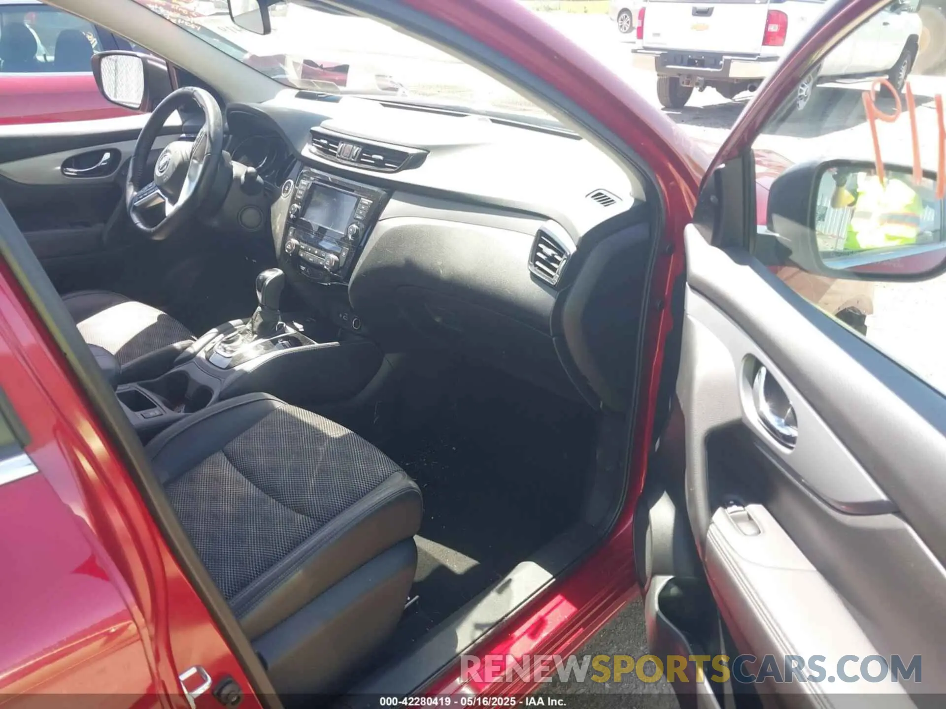 5 Фотография поврежденного автомобиля JN1BJ1CW4LW387135 NISSAN ROGUE SPORT 2020