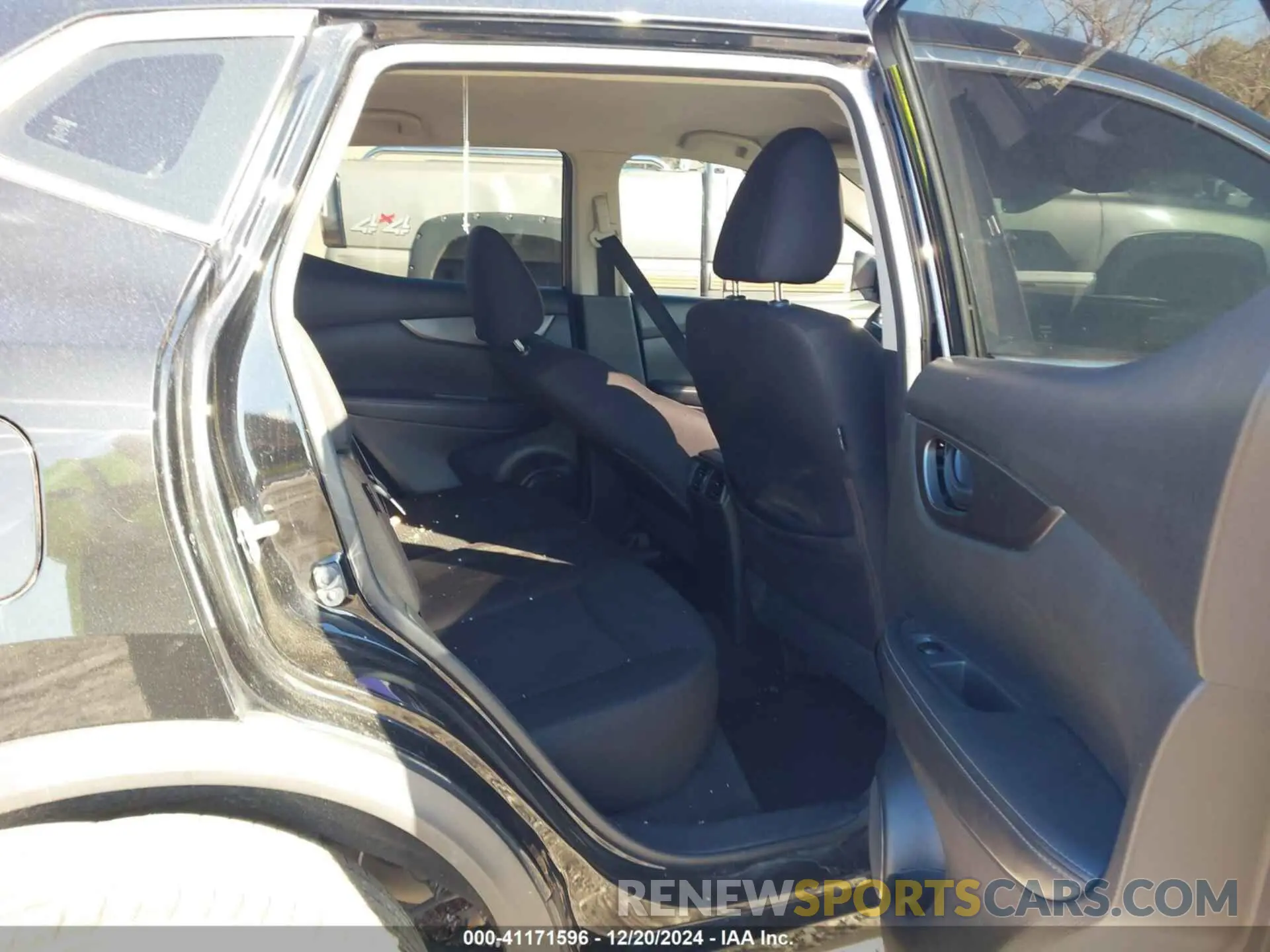 8 Photograph of a damaged car JN1BJ1CW5LW372935 NISSAN ROGUE SPORT 2020
