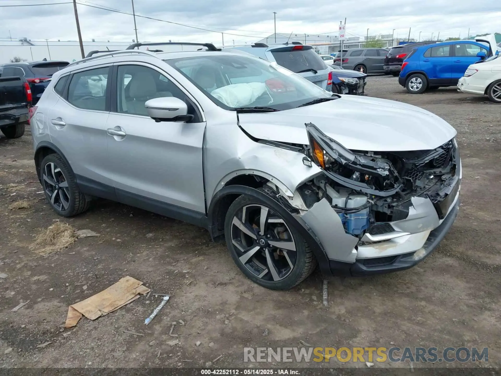 1 Photograph of a damaged car JN1BJ1CW5LW373325 NISSAN ROGUE SPORT 2020