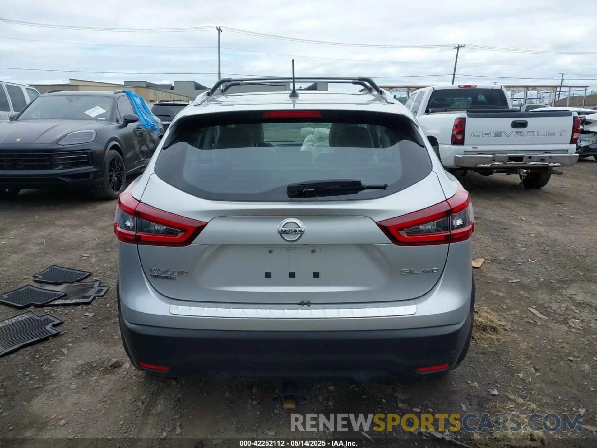 16 Photograph of a damaged car JN1BJ1CW5LW373325 NISSAN ROGUE SPORT 2020