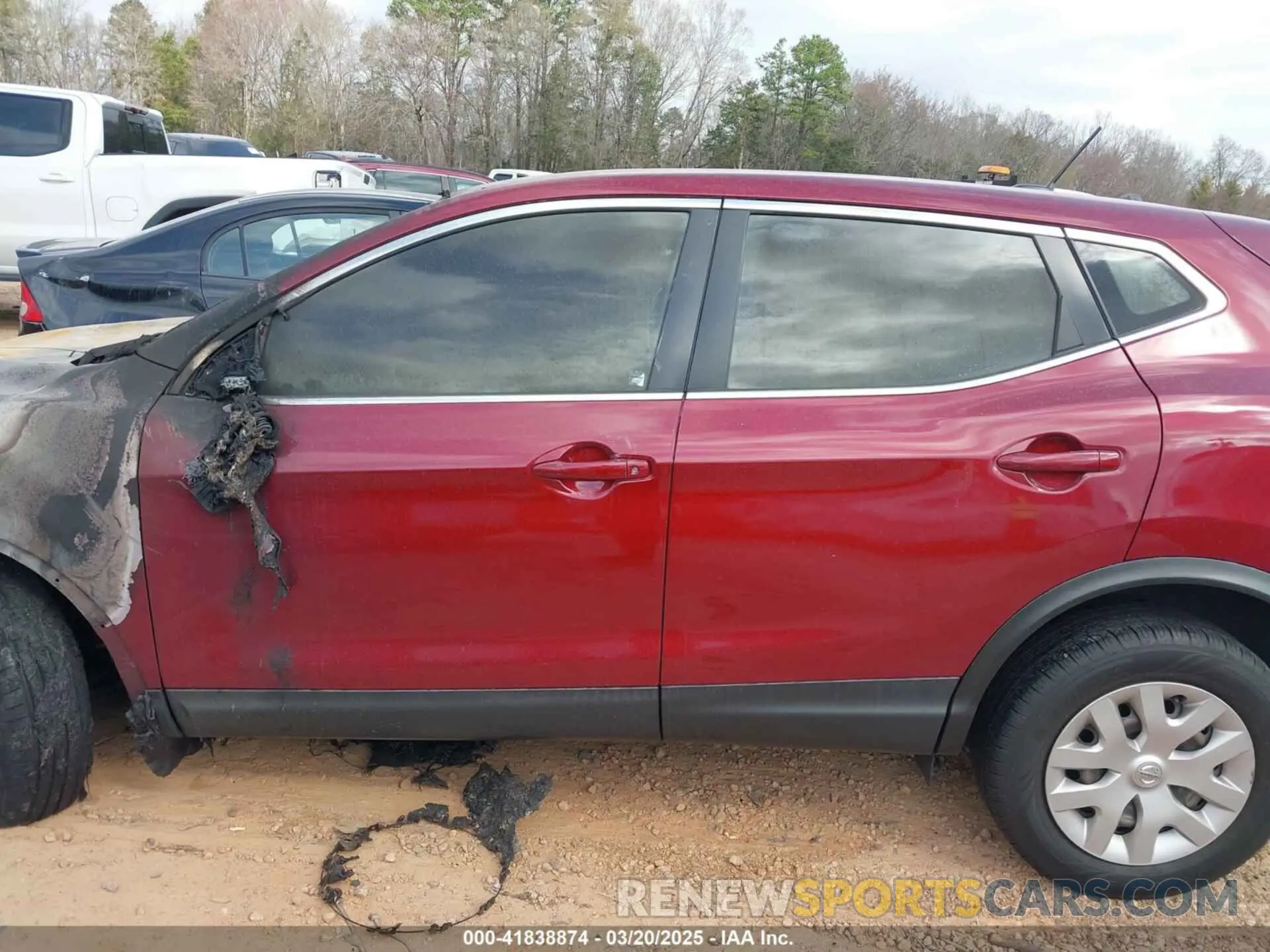 13 Фотография поврежденного автомобиля JN1BJ1CW5LW388911 NISSAN ROGUE SPORT 2020