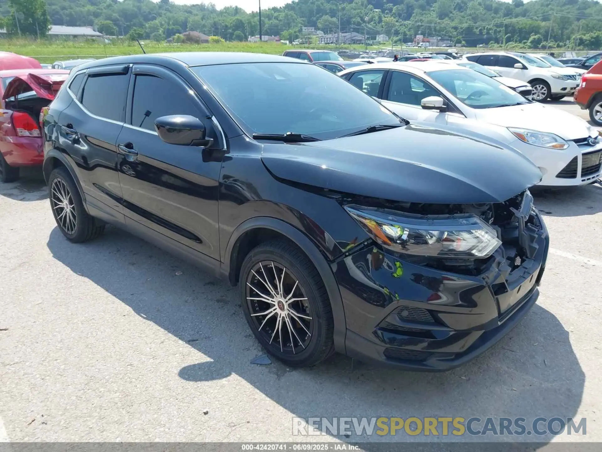 1 Photograph of a damaged car JN1BJ1CW6LW366948 NISSAN ROGUE SPORT 2020