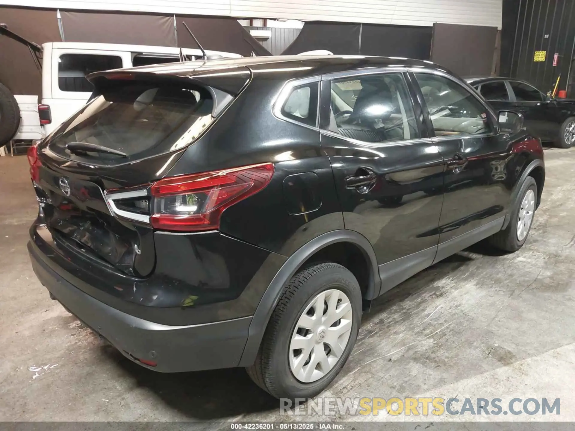4 Photograph of a damaged car JN1BJ1CW6LW645333 NISSAN ROGUE SPORT 2020
