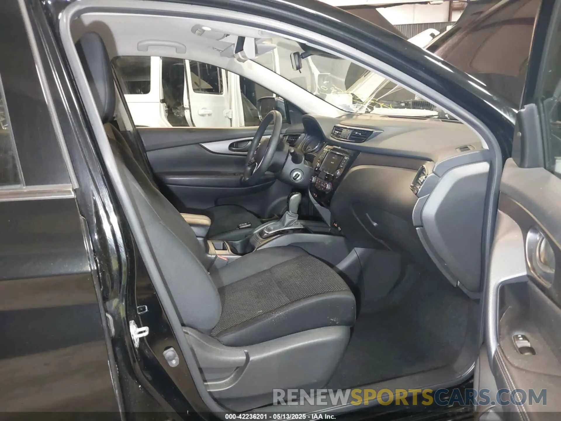 5 Photograph of a damaged car JN1BJ1CW6LW645333 NISSAN ROGUE SPORT 2020