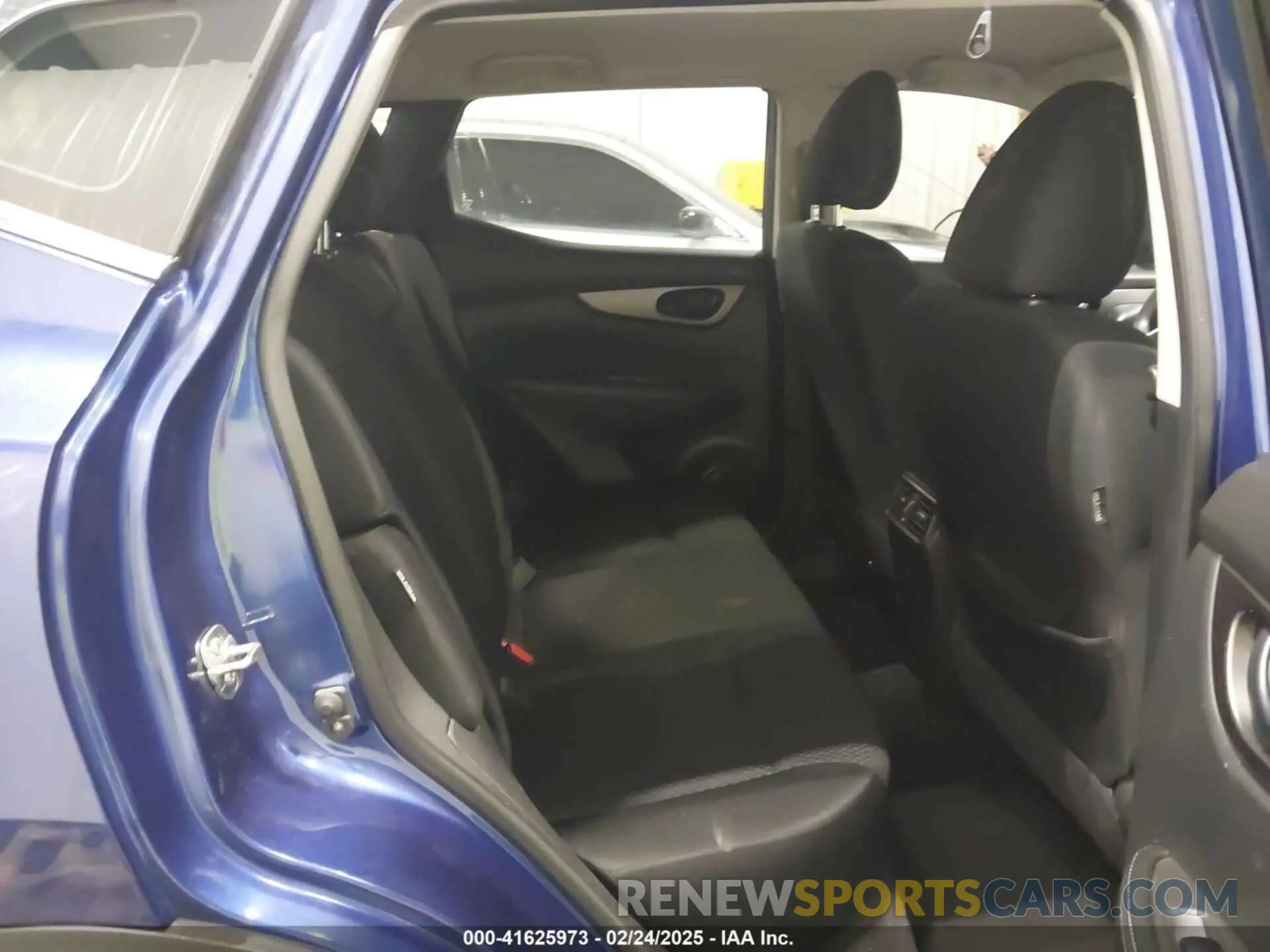 8 Фотография поврежденного автомобиля JN1BJ1CW8LW382312 NISSAN ROGUE SPORT 2020