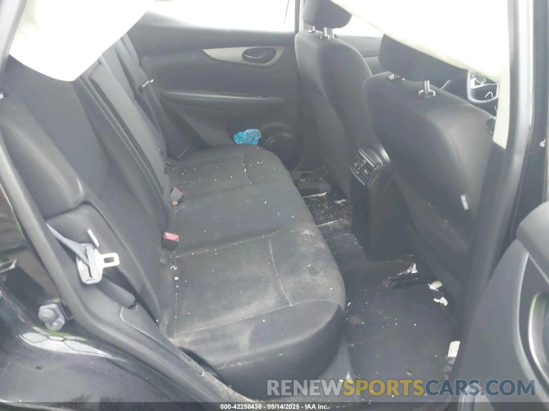 8 Photograph of a damaged car JN1BJ1CW8LW644264 NISSAN ROGUE SPORT 2020