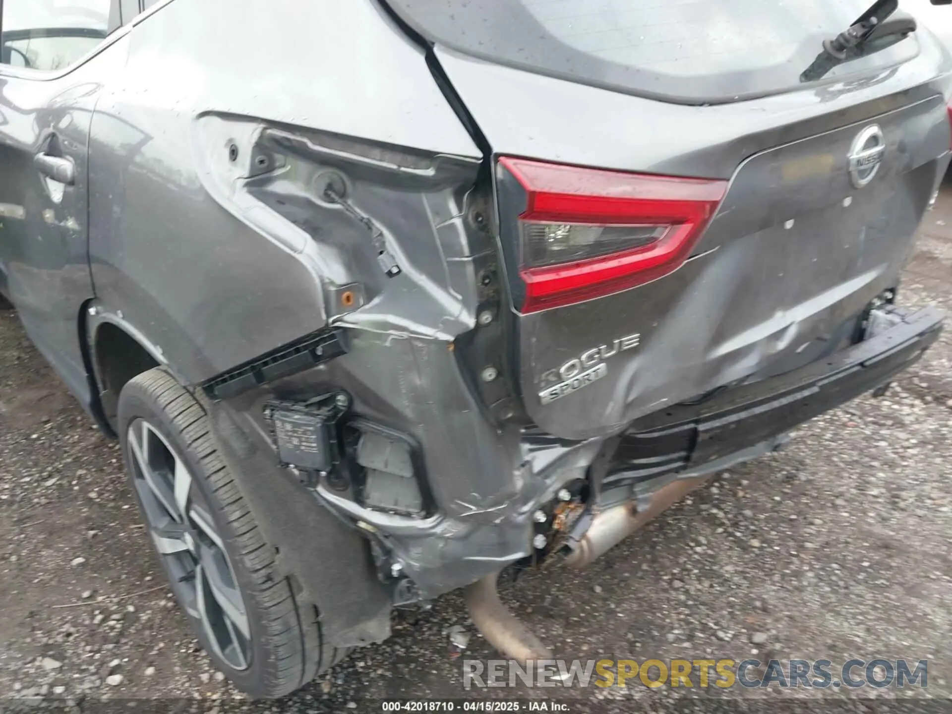 17 Photograph of a damaged car JN1BJ1CW9LW387356 NISSAN ROGUE SPORT 2020