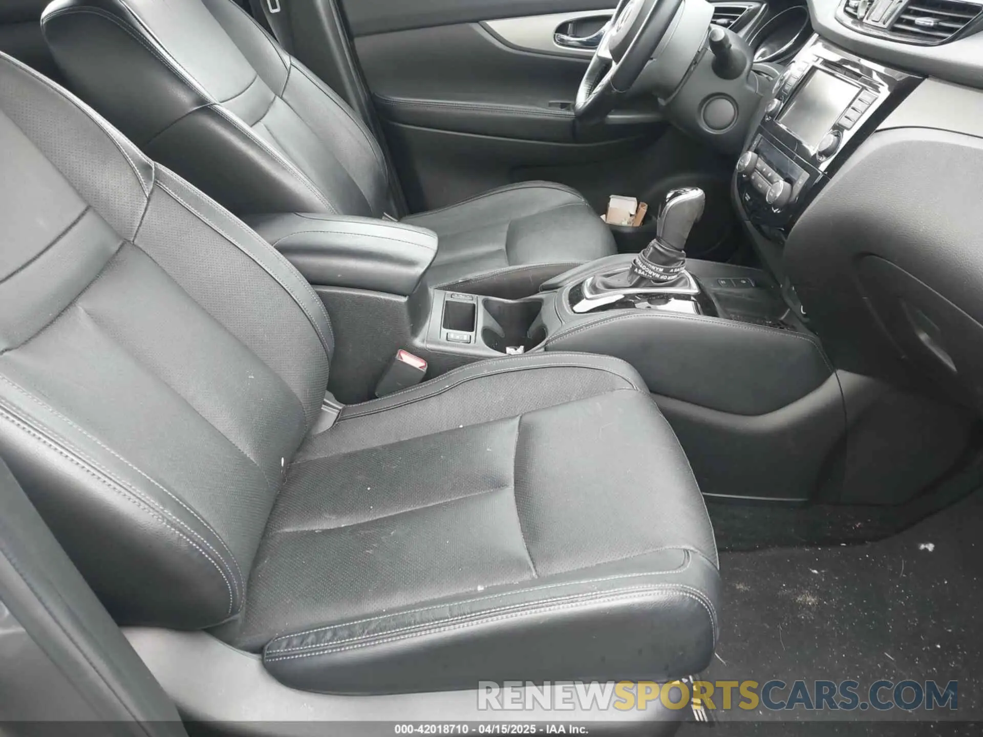 5 Photograph of a damaged car JN1BJ1CW9LW387356 NISSAN ROGUE SPORT 2020