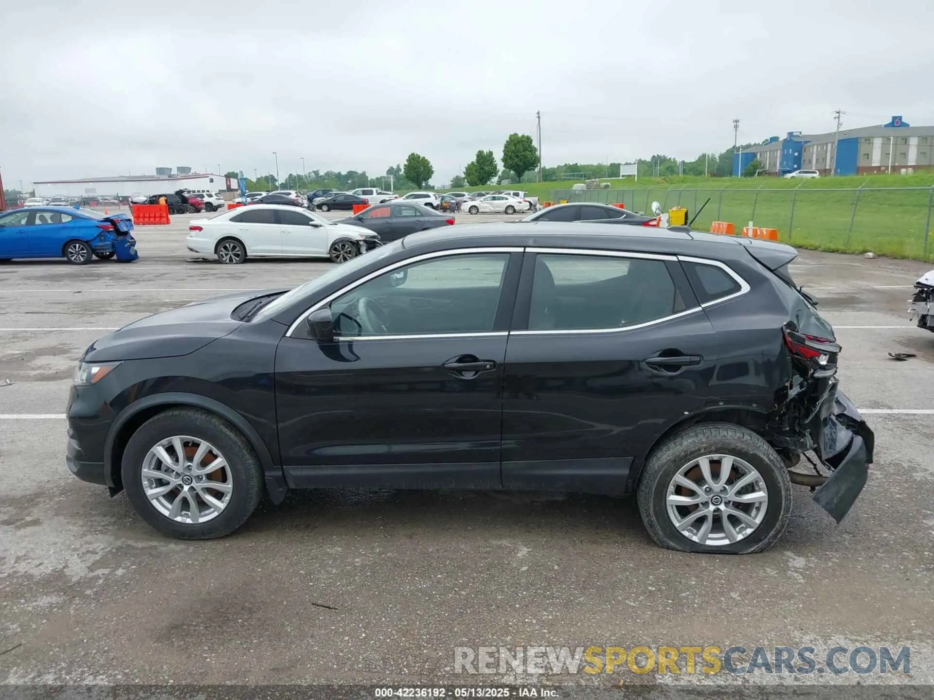 13 Photograph of a damaged car JN1BJ1CW9LW647335 NISSAN ROGUE SPORT 2020