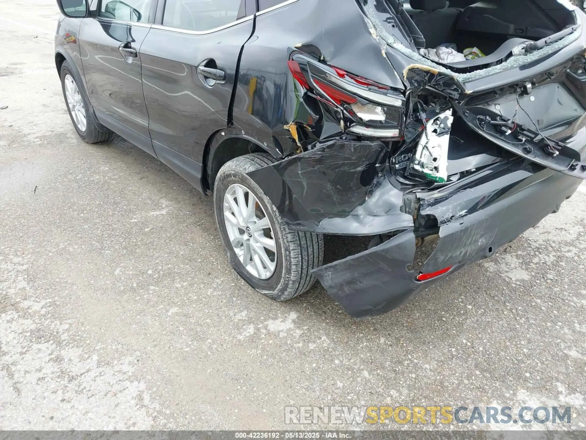 16 Photograph of a damaged car JN1BJ1CW9LW647335 NISSAN ROGUE SPORT 2020
