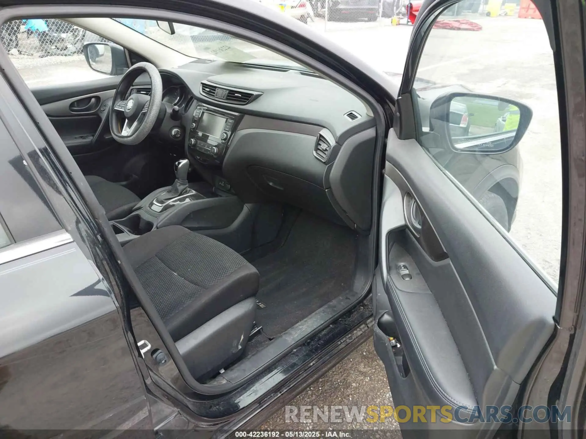 5 Photograph of a damaged car JN1BJ1CW9LW647335 NISSAN ROGUE SPORT 2020
