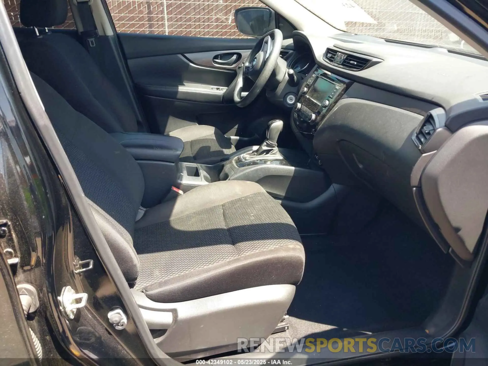 5 Photograph of a damaged car JN1BJ1AV0MW305039 NISSAN ROGUE SPORT 2021