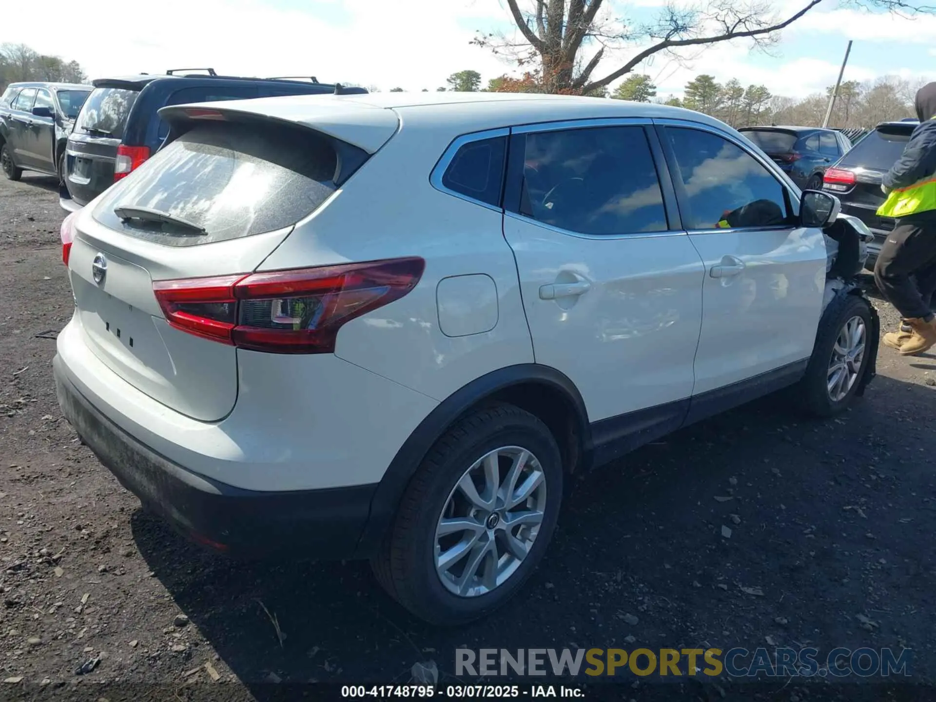 4 Photograph of a damaged car JN1BJ1AV0MW308233 NISSAN ROGUE SPORT 2021