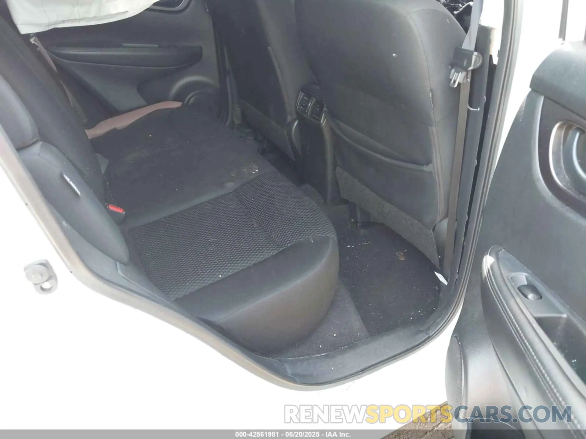 8 Photograph of a damaged car JN1BJ1AV0MW319152 NISSAN ROGUE SPORT 2021